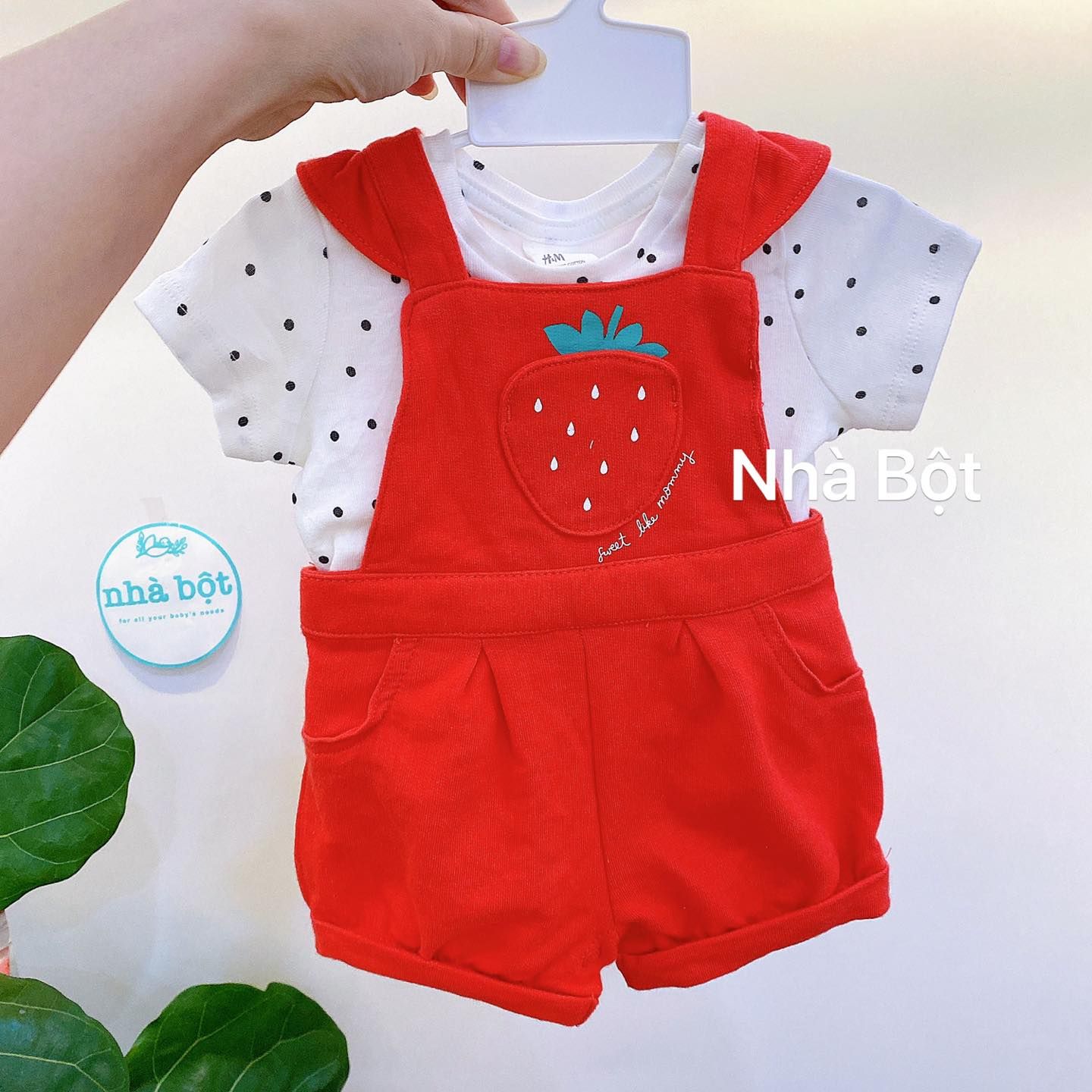 Yếm Carter màu đỏ dâu