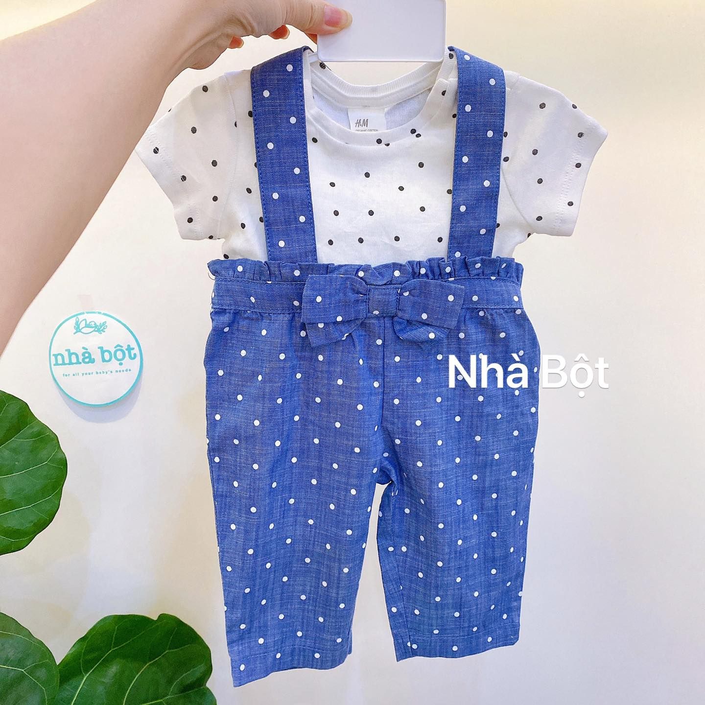 Yếm Carter màu jean chấm bi