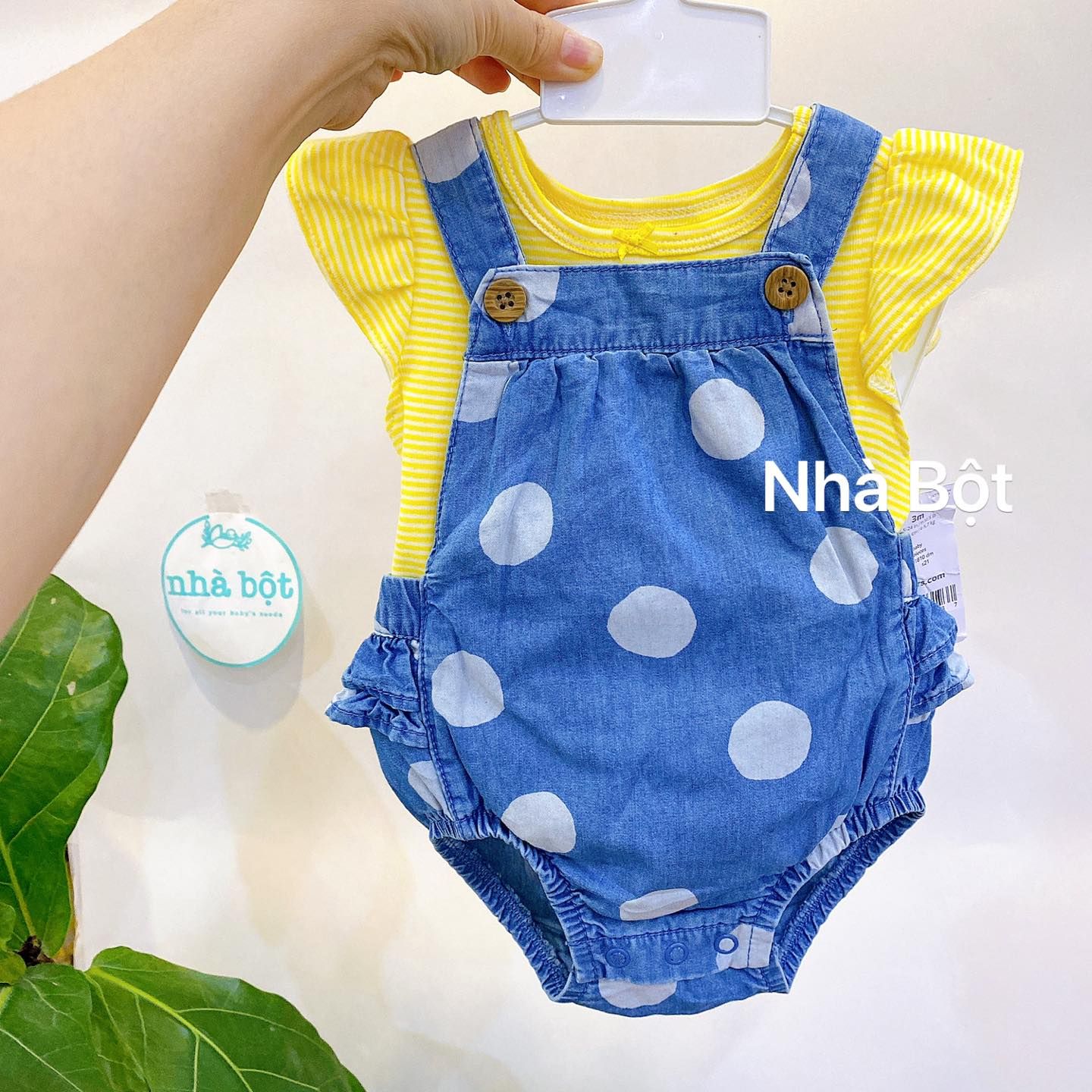 Set Yếm Carter màu vàng sọc trắng-jean bi trắng