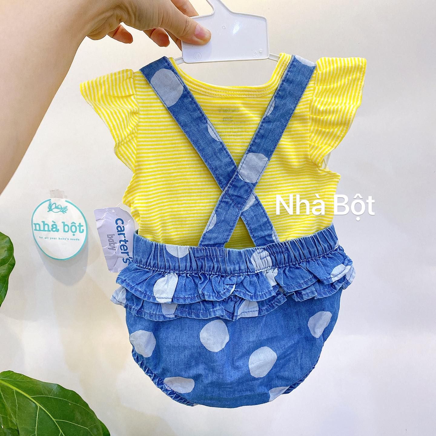 Set Yếm Carter màu vàng sọc trắng-jean bi trắng
