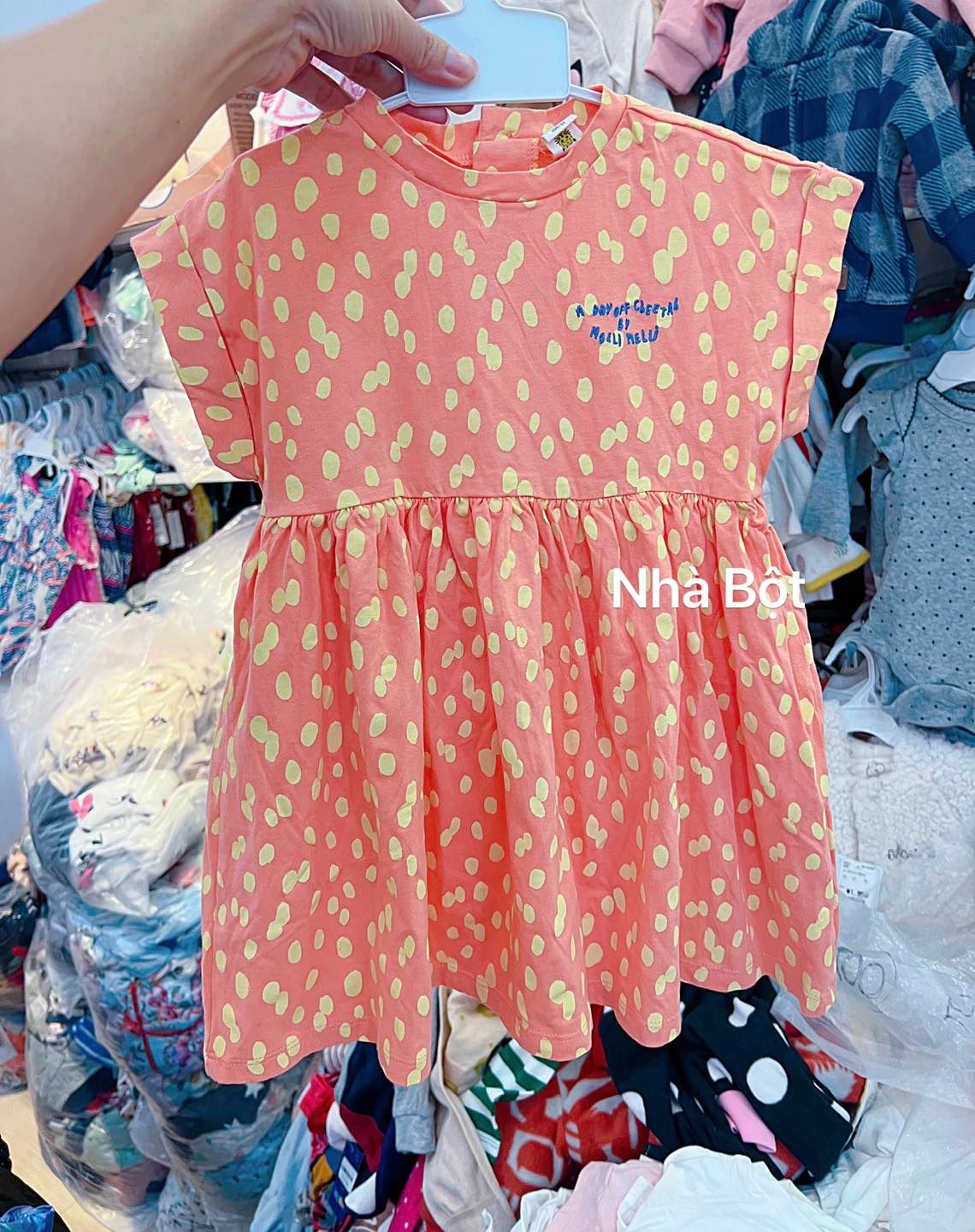 Đầm xuất hàn 270325 Cam chấm bi vàng