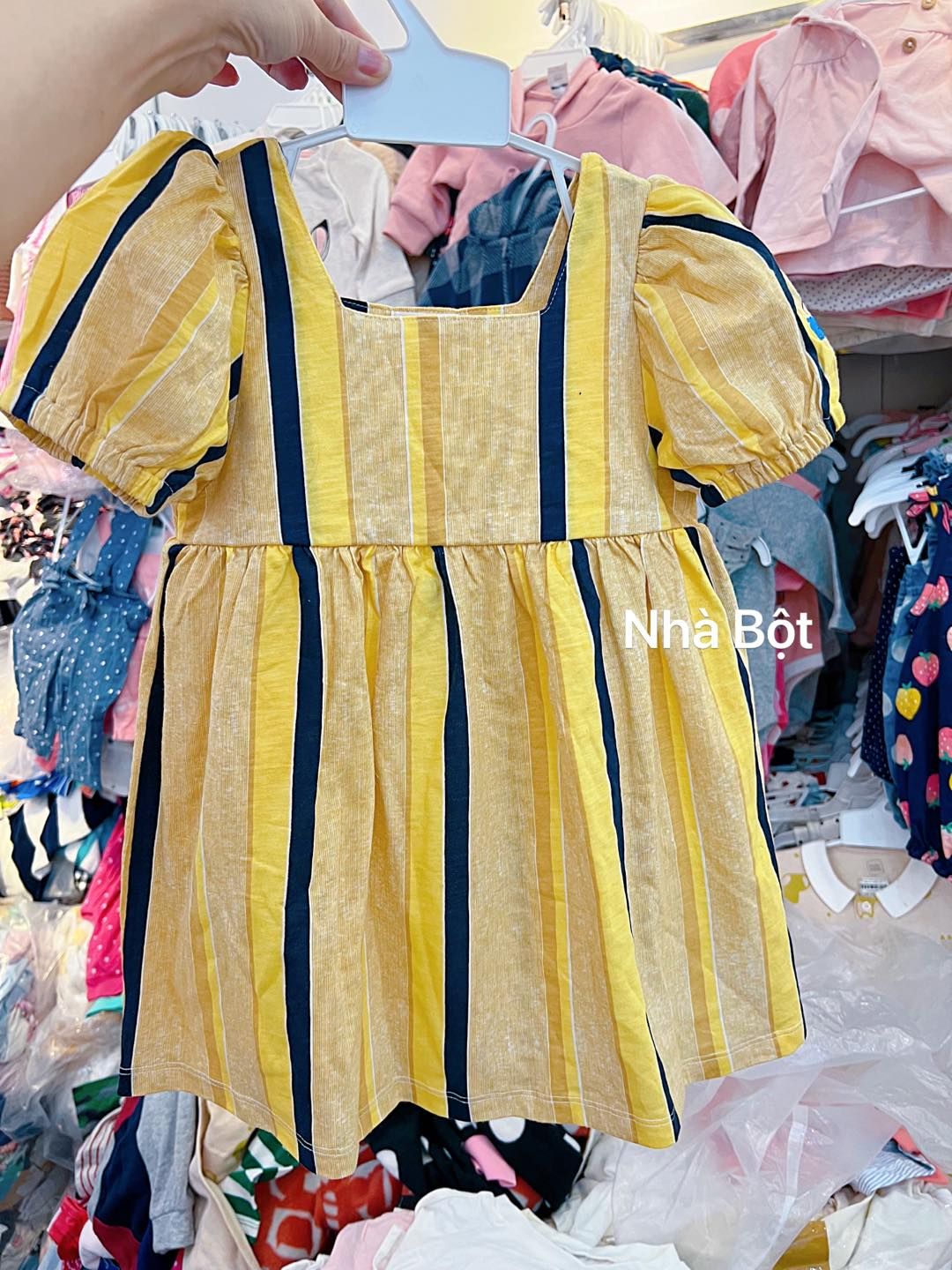 Đầm xuất hàn 270325 sọc vàng