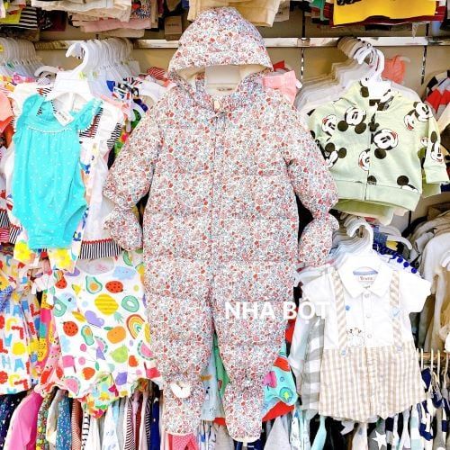 Sleep Suit Phao Gap không vớ màu trắng nhiều hoa đỏ