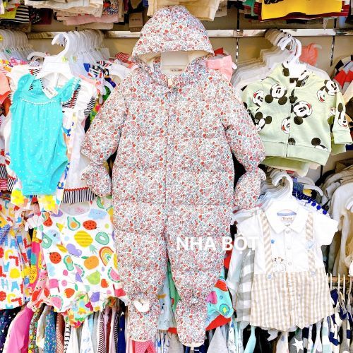 Sleep Suit Phao Gap không vớ màu trắng nhiều hoa đỏ