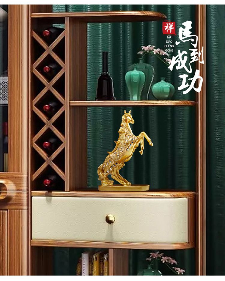 NGỰA VÀNG TRANG TRÍ - COMPOSITE