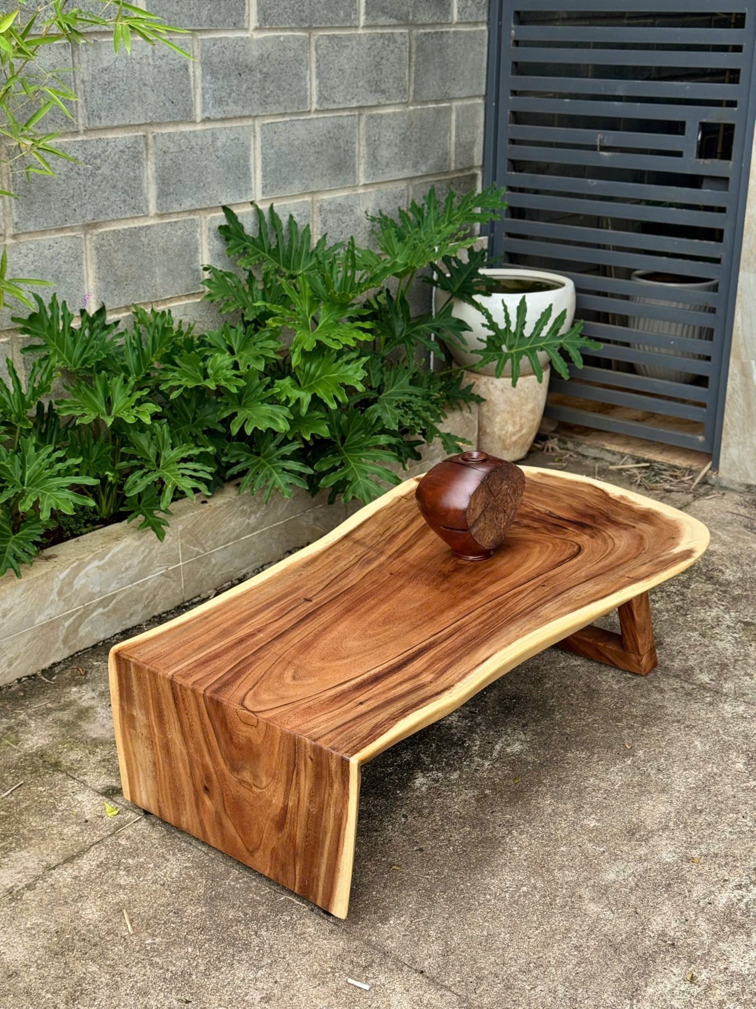 BÀN TRÀ GỖ ME TÂY 128 x 60 - 70 x 30 cm