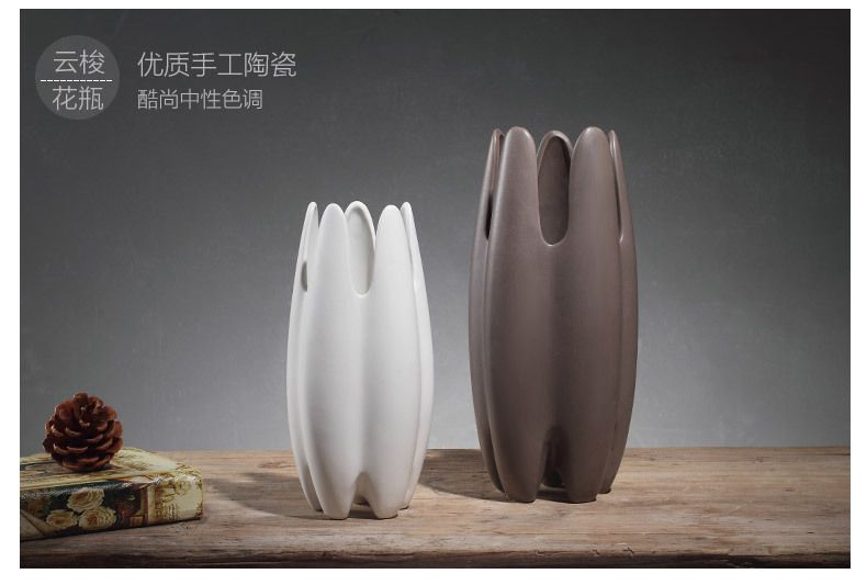 BÌNH CẮM HOA TRẮNG ĐỘC ĐÁO