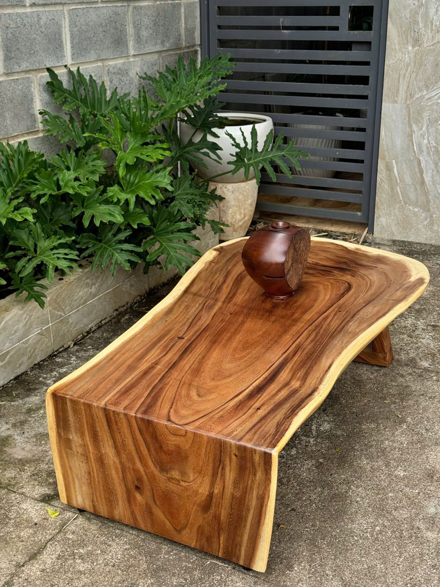 BÀN TRÀ GỖ ME TÂY 128 x 60 - 70 x 30 cm