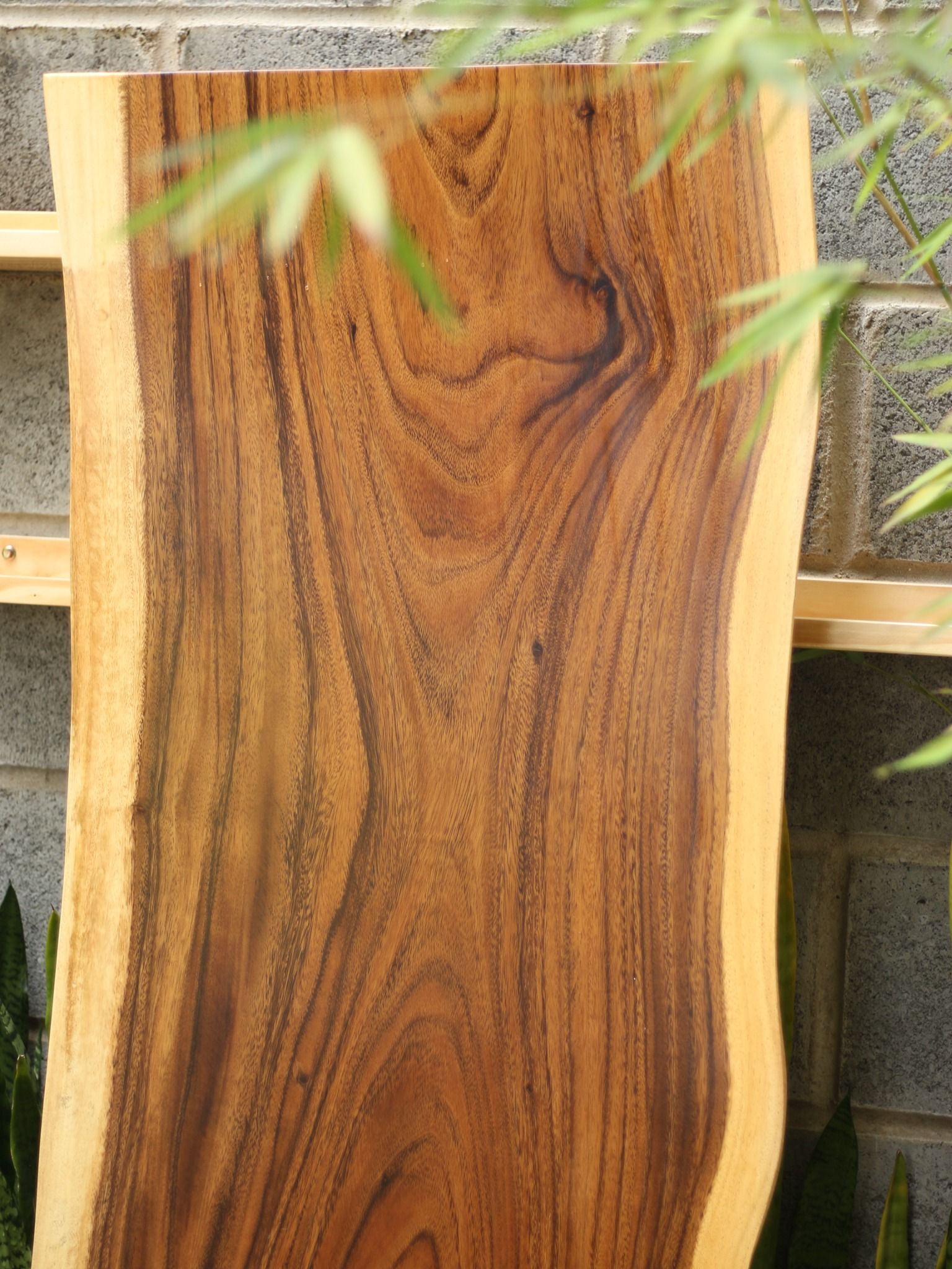 BÀN GỖ ME TÂY 140 x 64-55,5-59 x 5 cm