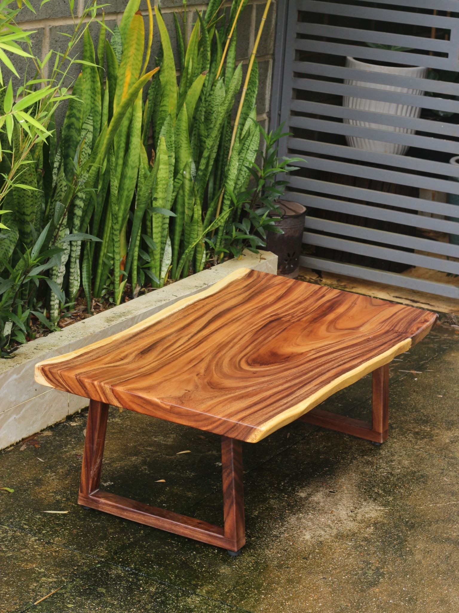 BÀN SOFA GỖ ME TÂY 106 x 62-65 x 4.5 cm