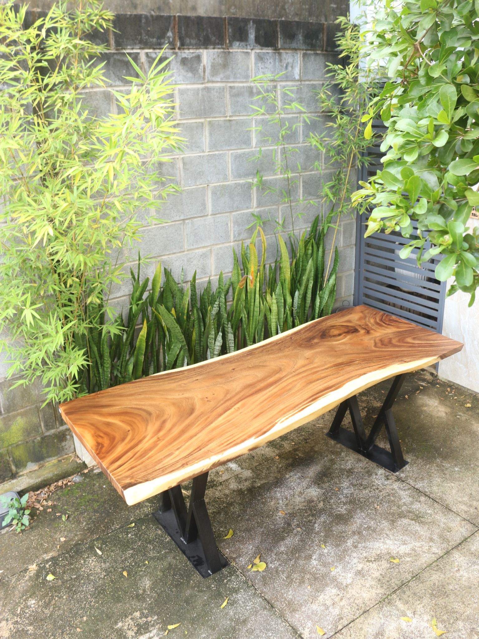 BÀN GỖ ME TÂY 200 x 72-80 x 5 cm