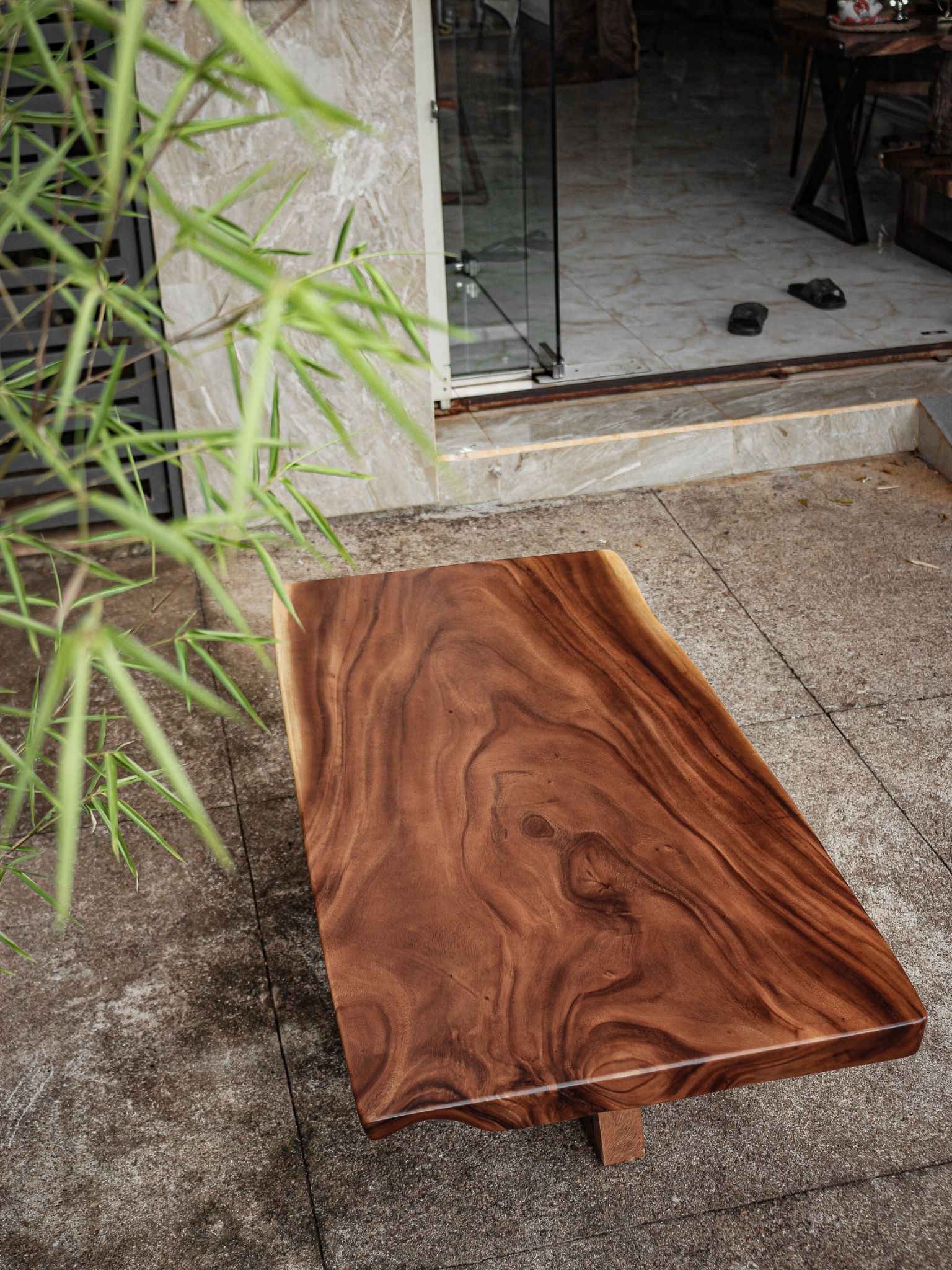 BÀN GỖ ME TÂY 120 x 59-62-63 x 4.5 cm