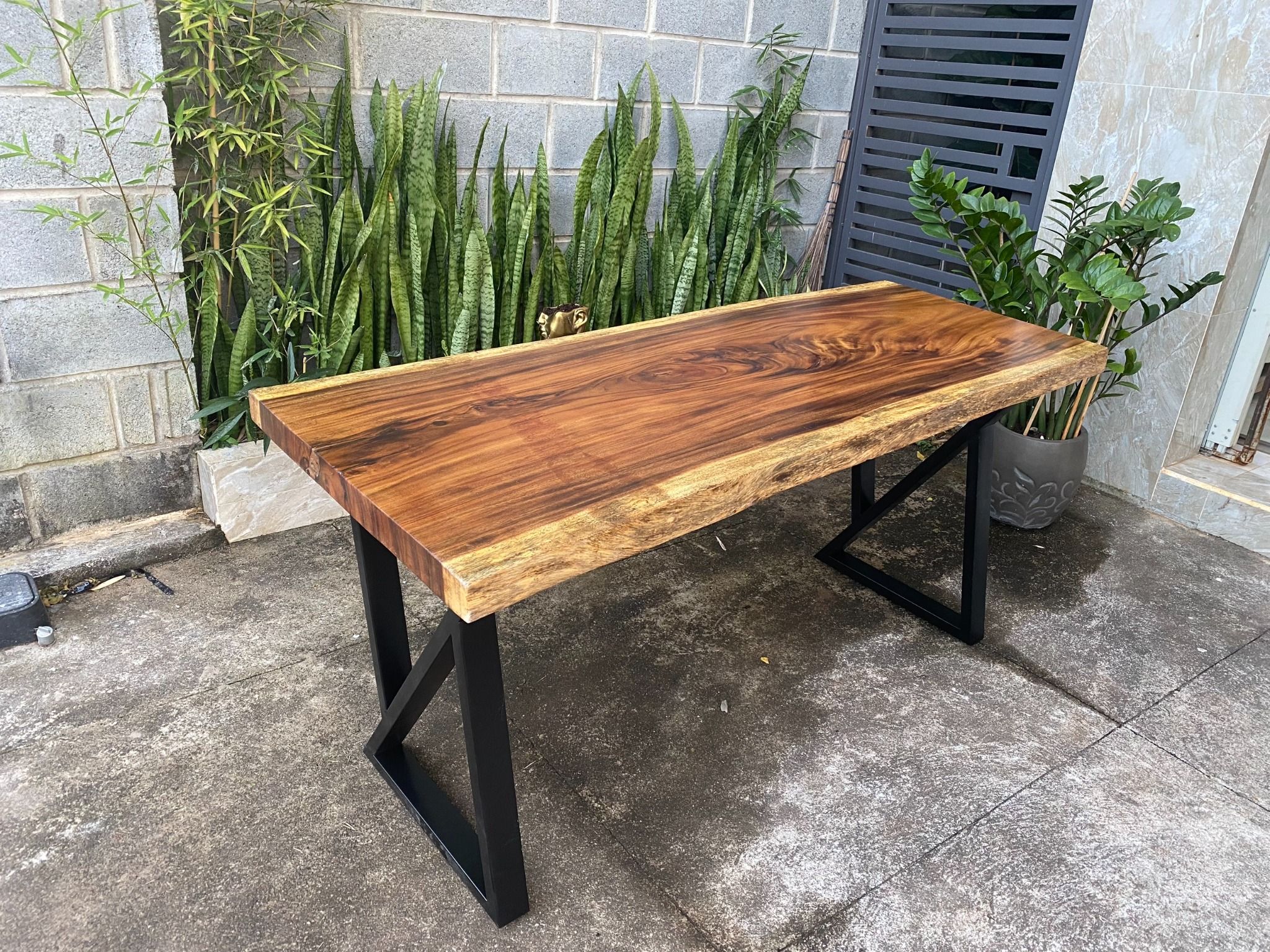 BÀN GỖ ME TÂY 160 x 65-68 x 5 cm