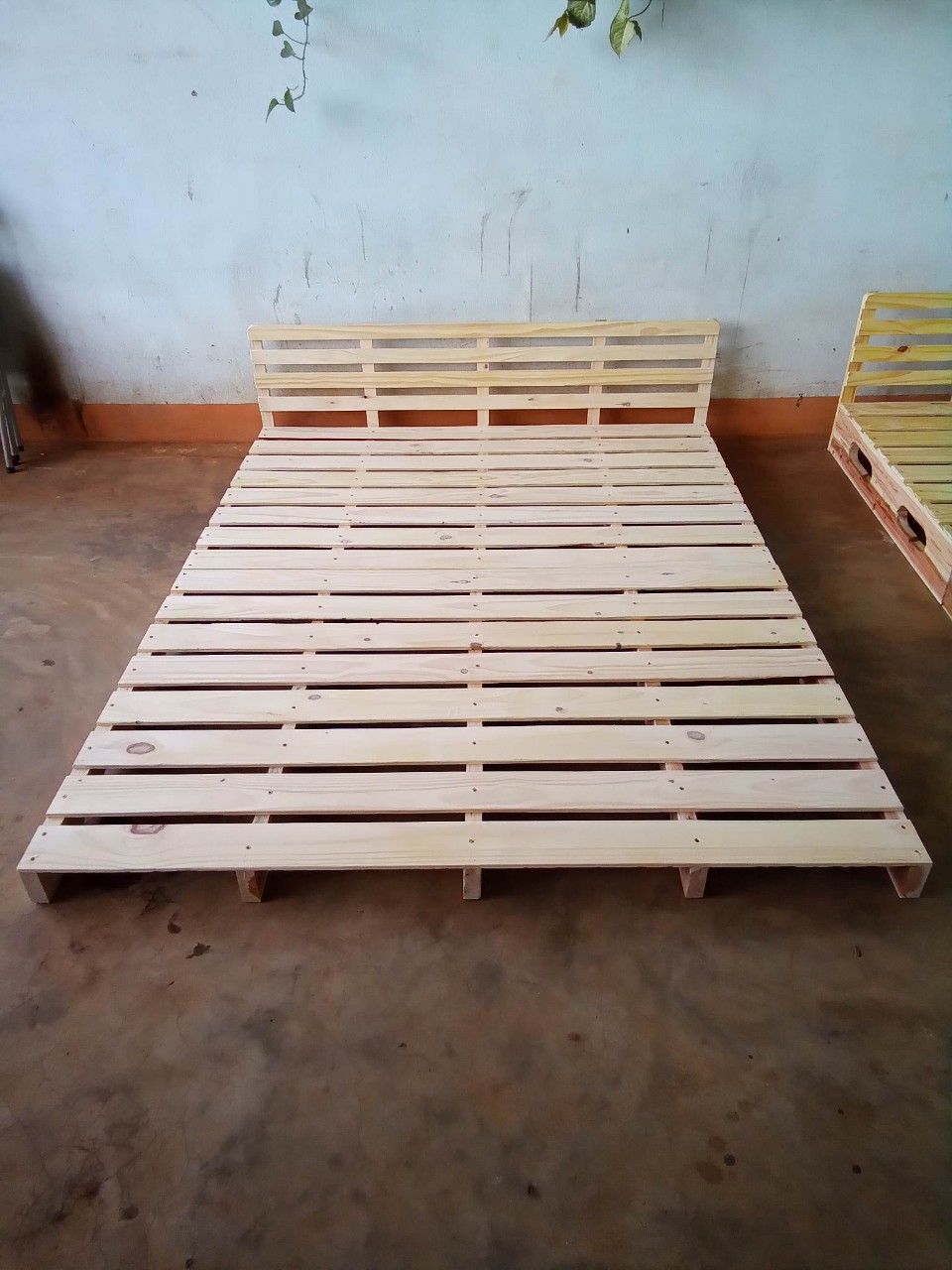 GIƯỜNG GỖ THÔNG PALLET - 9 THANH