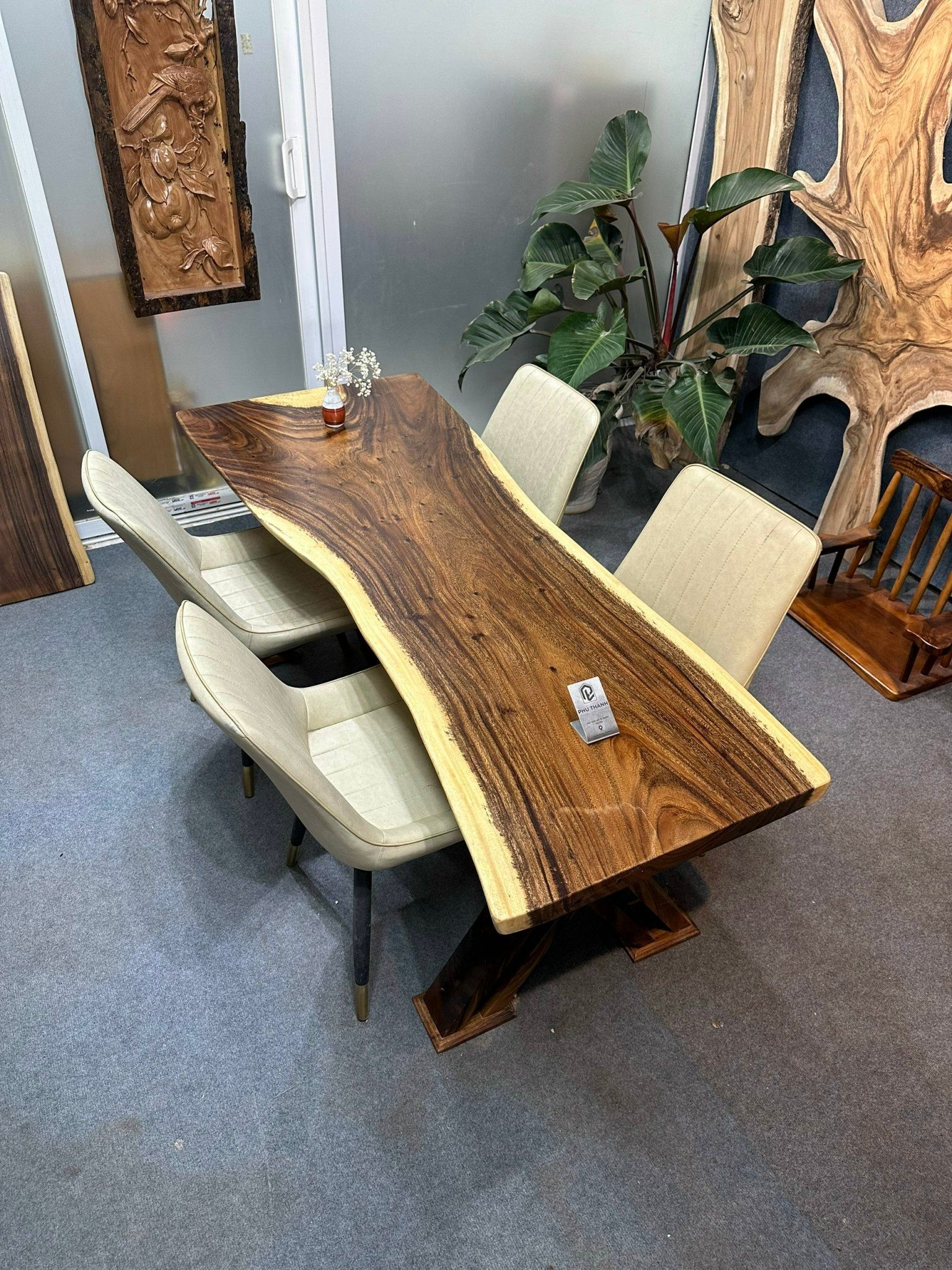 BÀN GỖ ME TÂY 180 x 59-53-70 x 4 cm