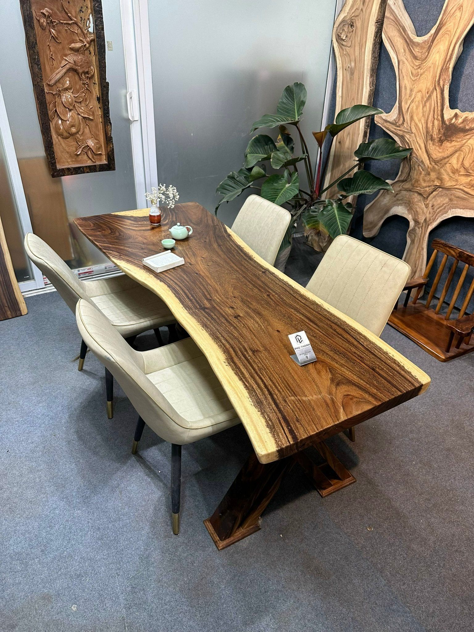 BÀN GỖ ME TÂY 180 x 59-53-70 x 4 cm