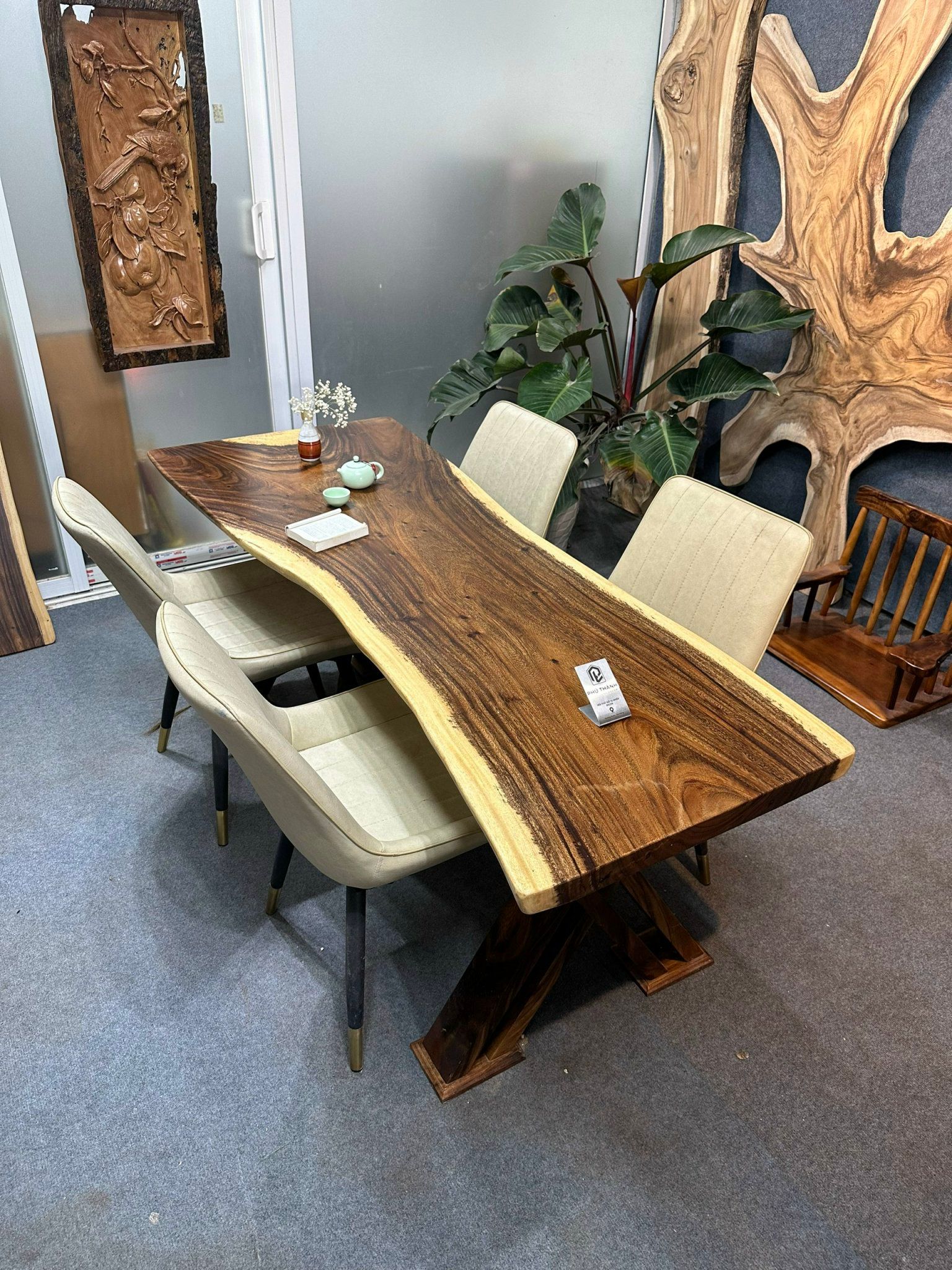 BÀN GỖ ME TÂY 180 x 59-53-70 x 4 cm