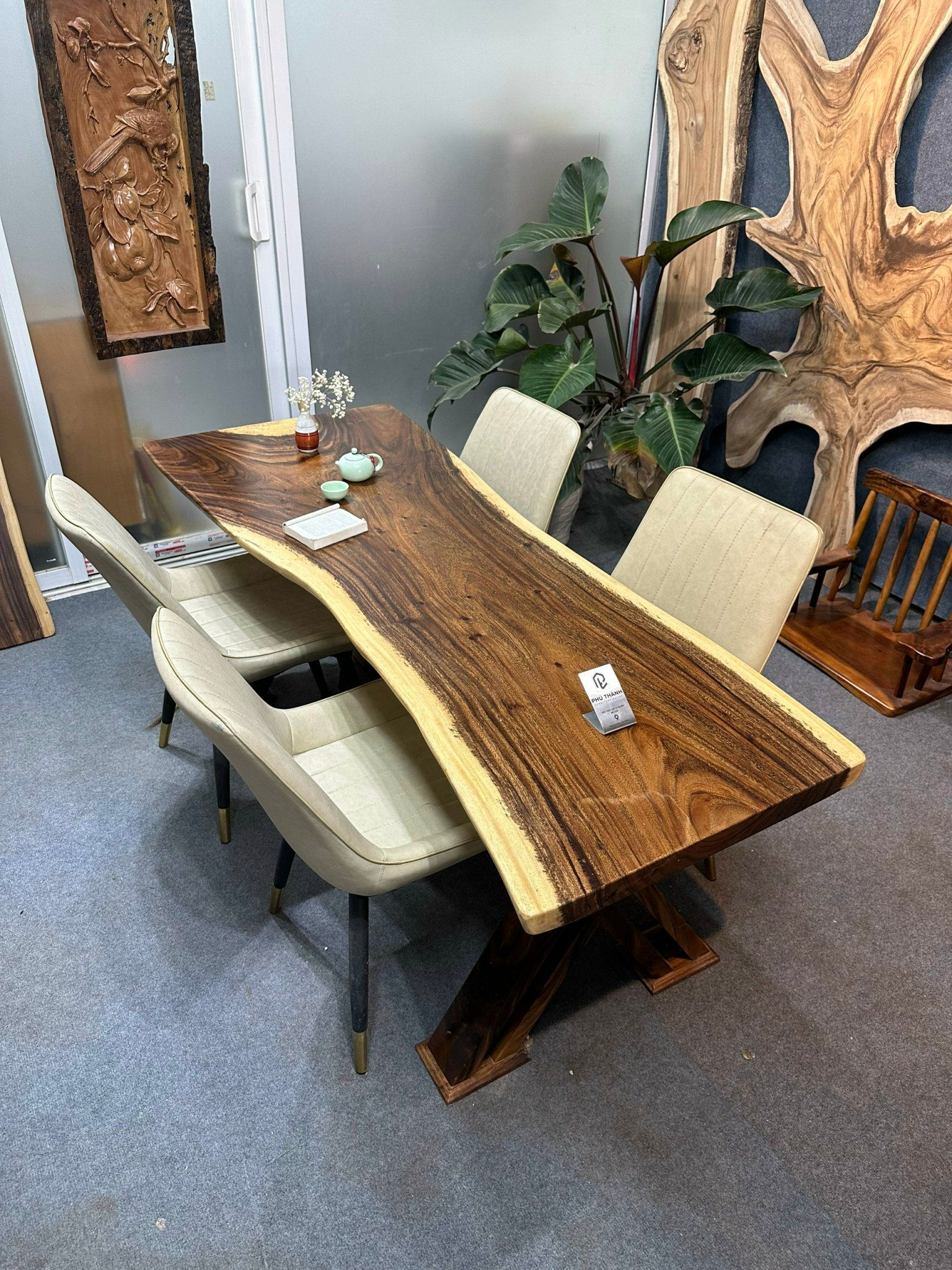 BÀN GỖ ME TÂY 180 x 59-53-70 x 4 cm