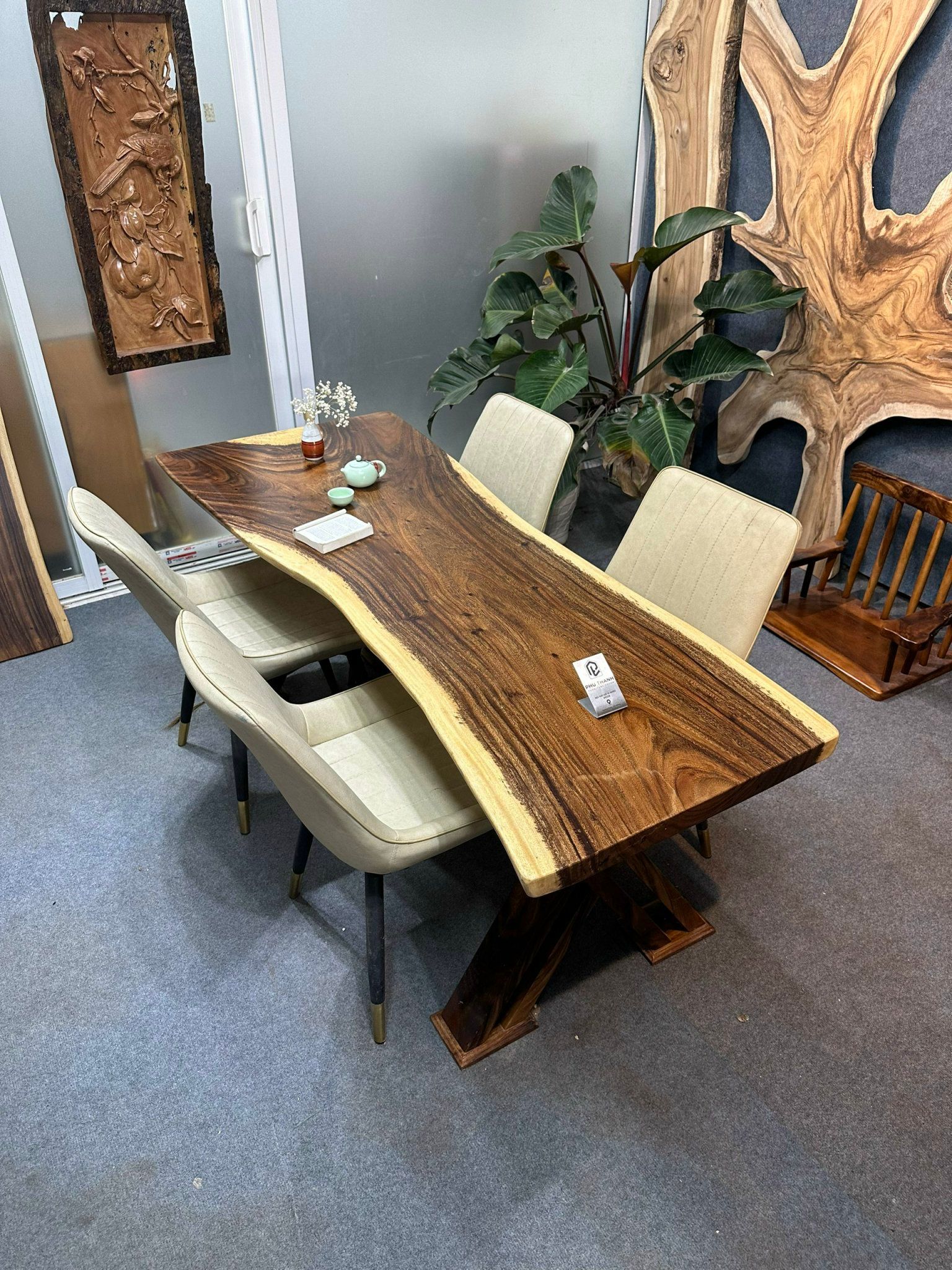 BÀN GỖ ME TÂY 180 x 59-53-70 x 4 cm