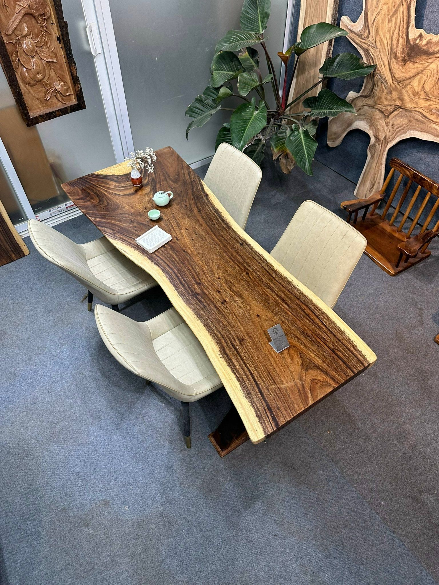 BÀN GỖ ME TÂY 180 x 59-53-70 x 4 cm
