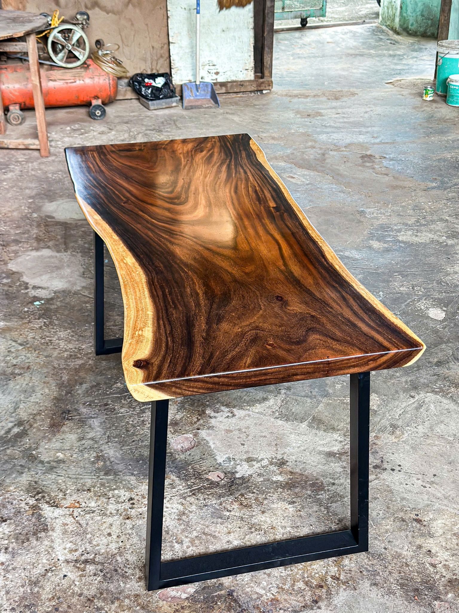 BÀN GỖ ME TÂY 150 x 57-65 x 5 cm