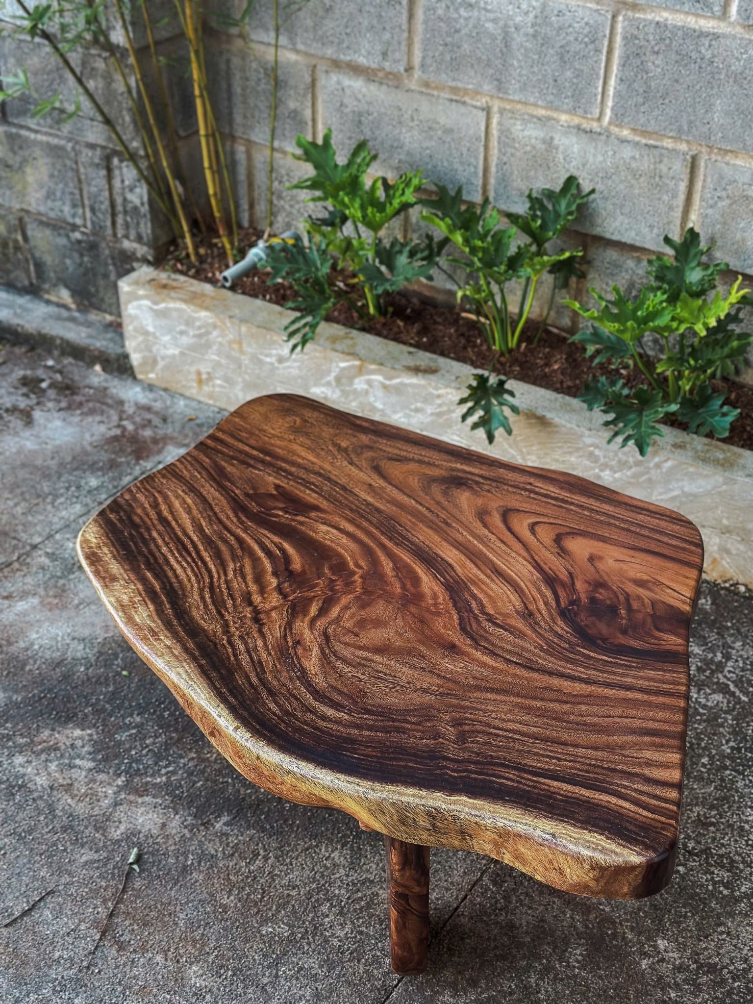 BÀN SOFA GỖ ME TÂY 85 x 86 x 6 cm