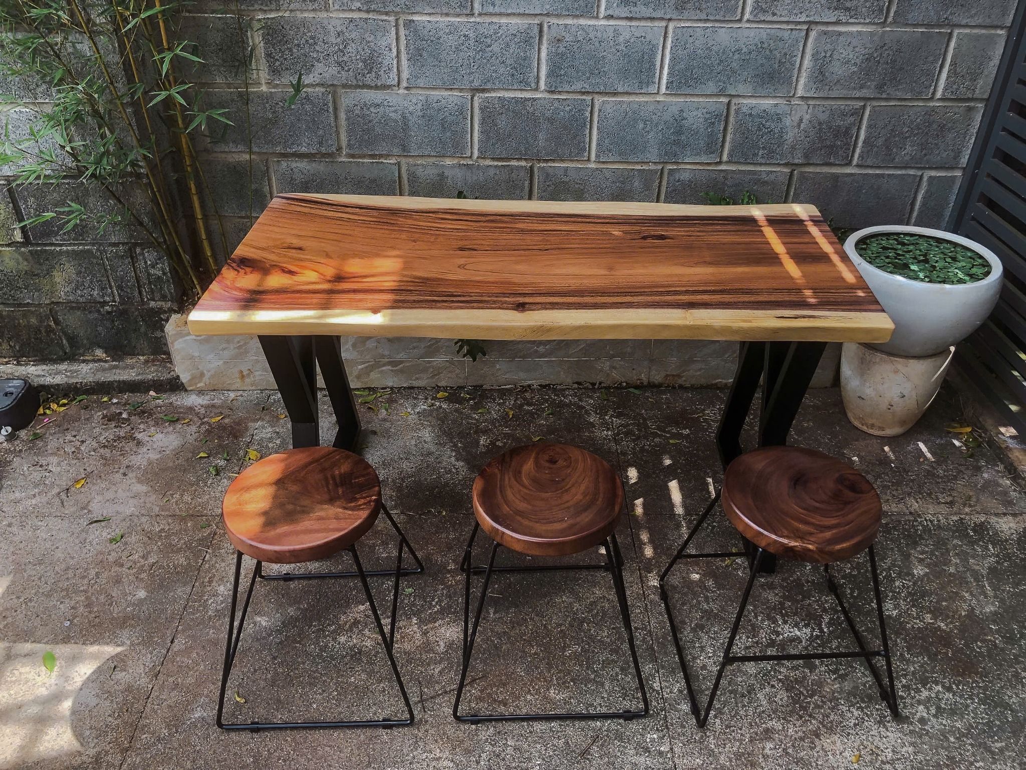 BÀN GỖ ME TÂY 140 x 63-66 x 5 CM