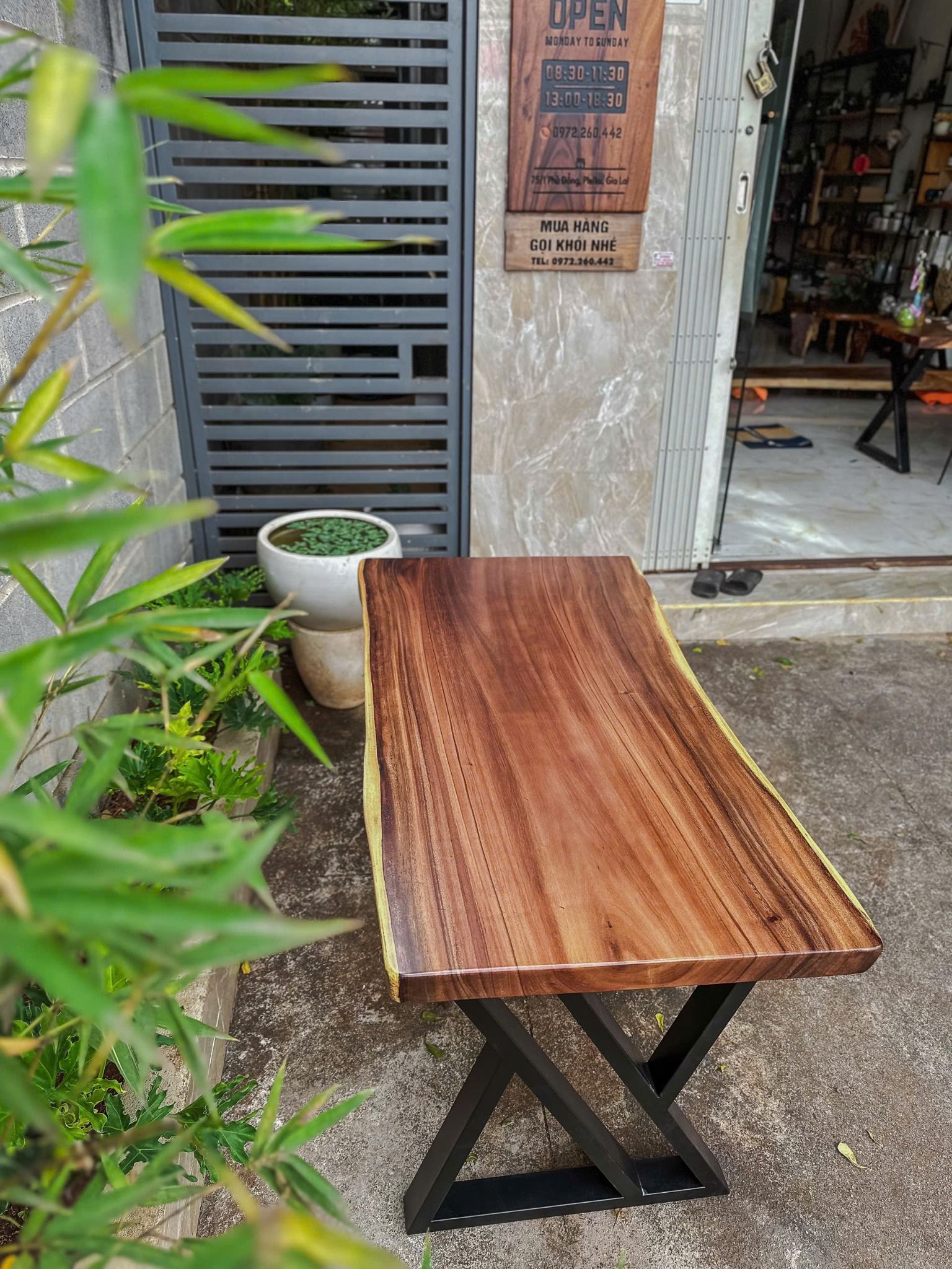 BÀN GỖ ME TÂY 120 x 60-65 x 5 cm