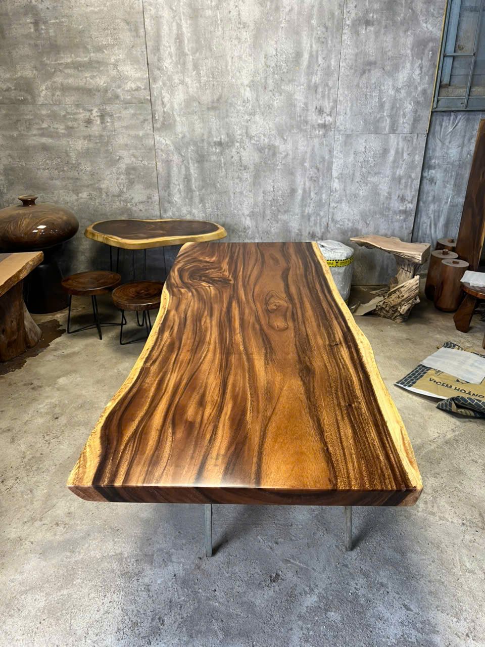 BÀN GỖ ME TÂY 180 x 72-75 x 5 cm