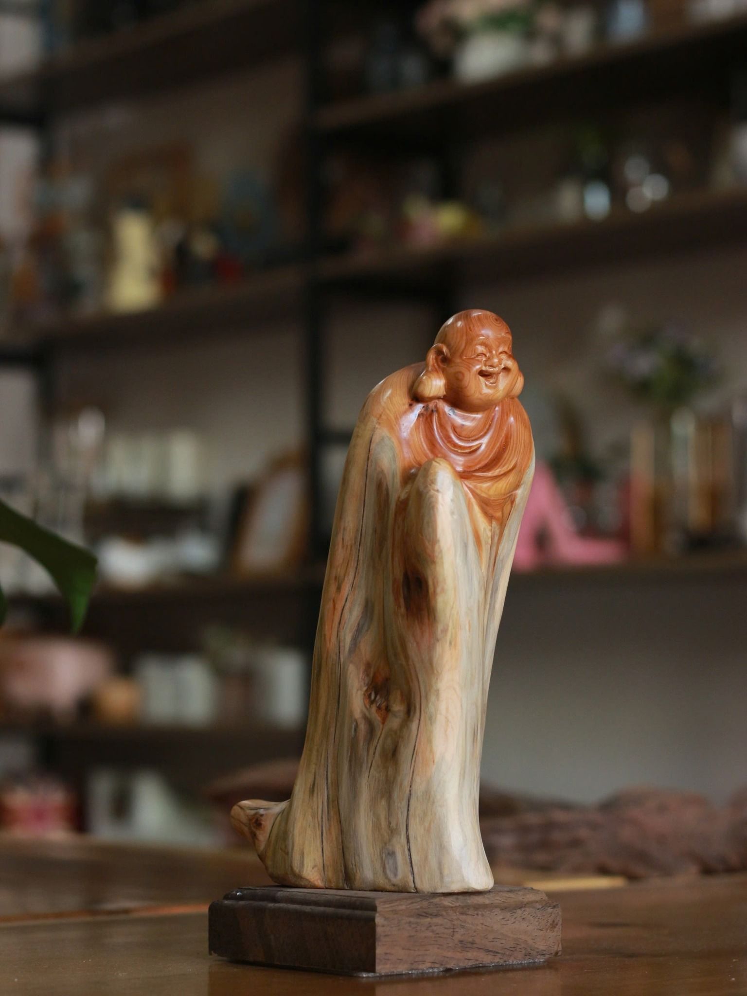 TƯỢNG GỖ NHAI BÁCH