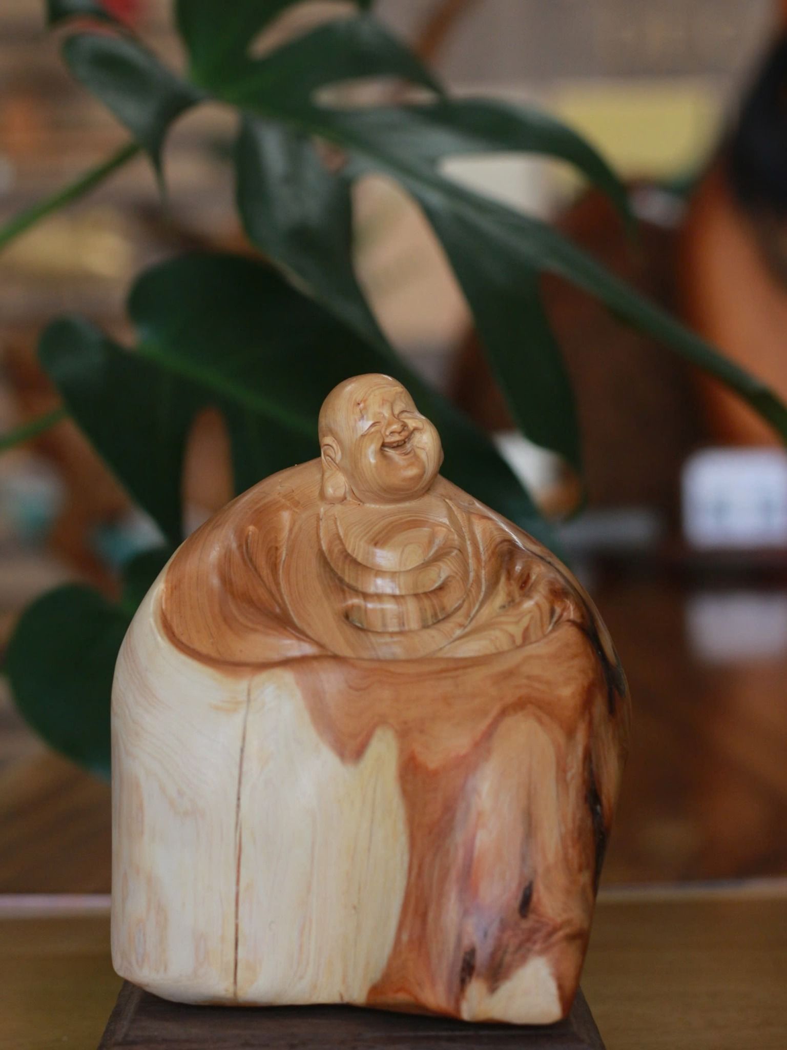 TƯỢNG GỖ NHAI BÁCH