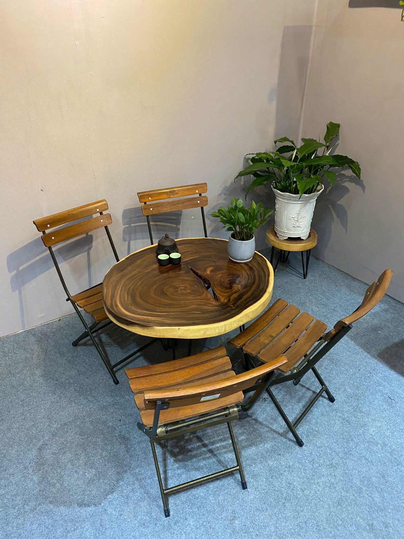 BÀN GỖ ME TÂY 74 x 64 x 5 cm