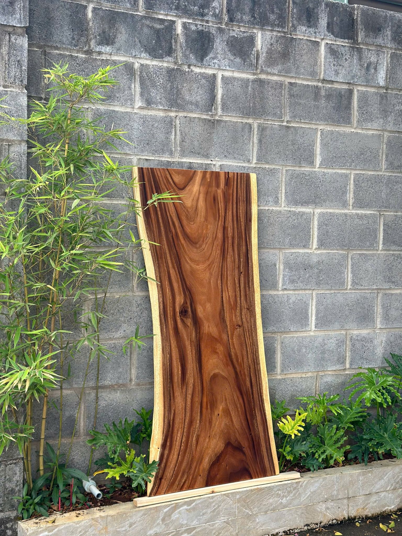 BÀN GỖ ME TÂY 140 x 62-56-66 x 3 cm