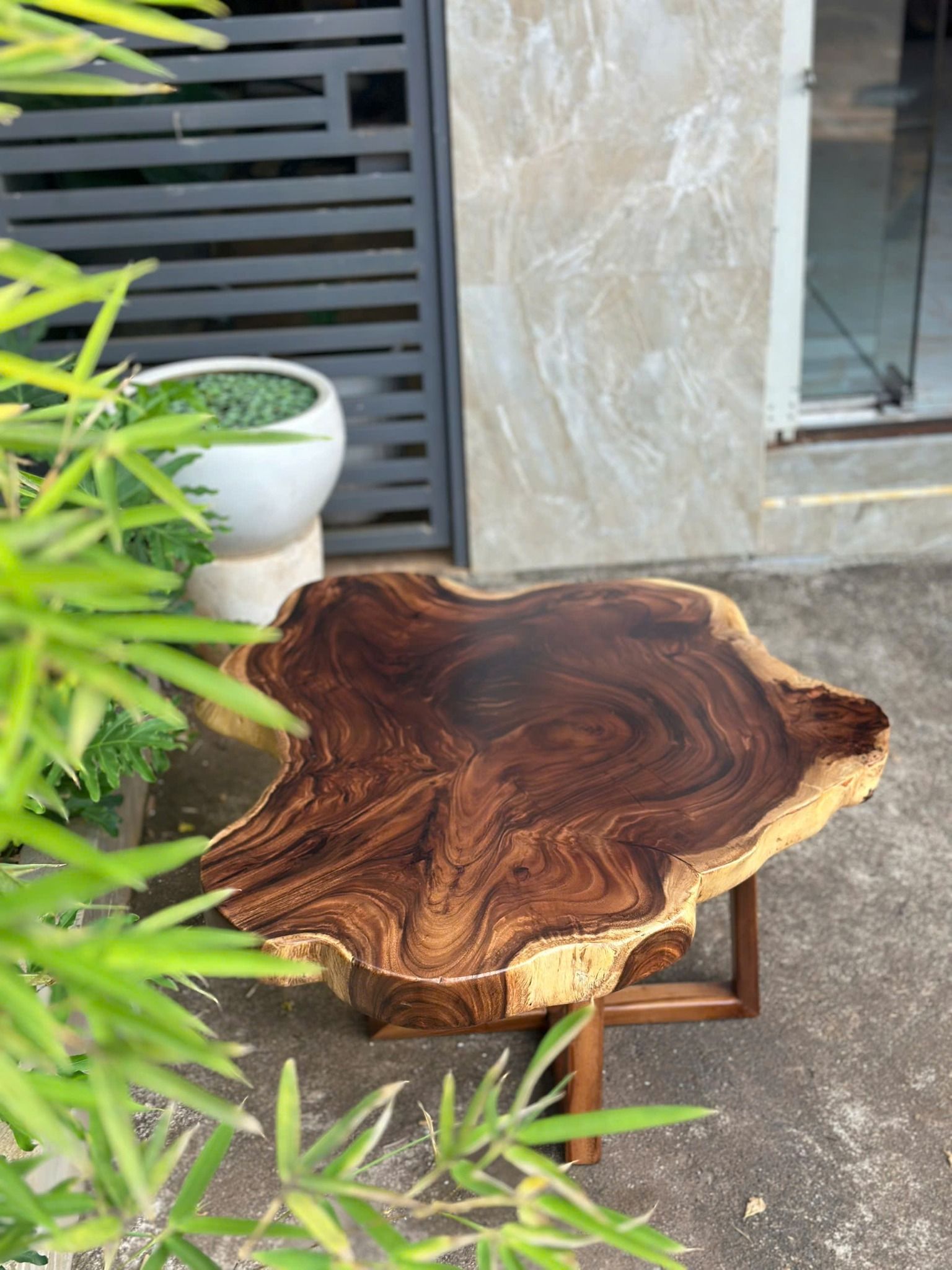 BÀN SOFA GỖ ME TÂY 88 x 81 x 7 cm