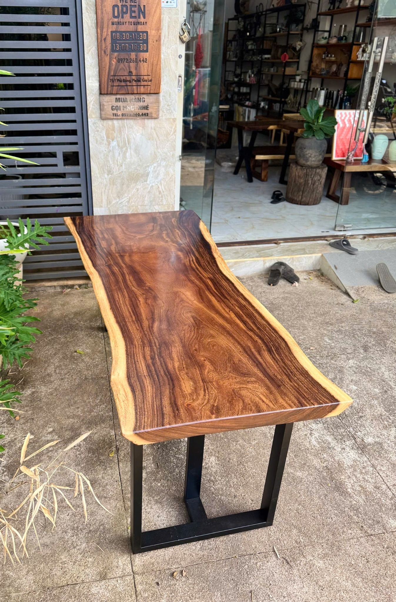 BÀN GỖ ME TÂY 180 x 68-65-81 x 5