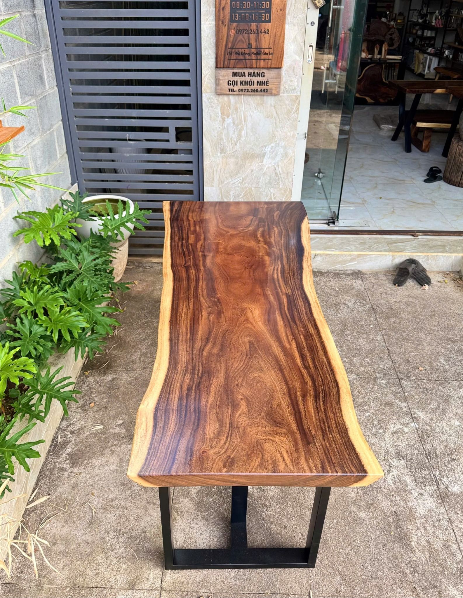 BÀN GỖ ME TÂY 180 x 68-65-81 x 5