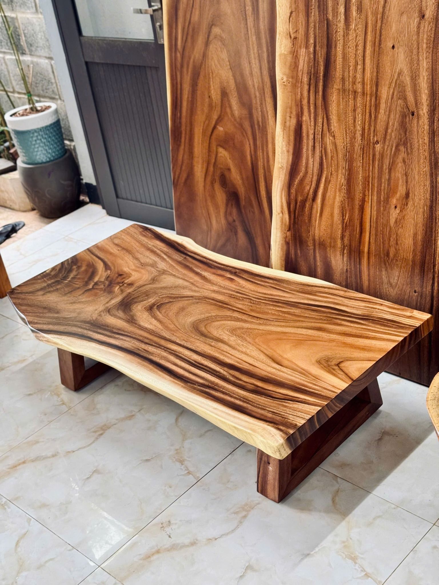BÀN TRÀ GỖ ME TÂY 126 x 65-63-66 x 5 CM
