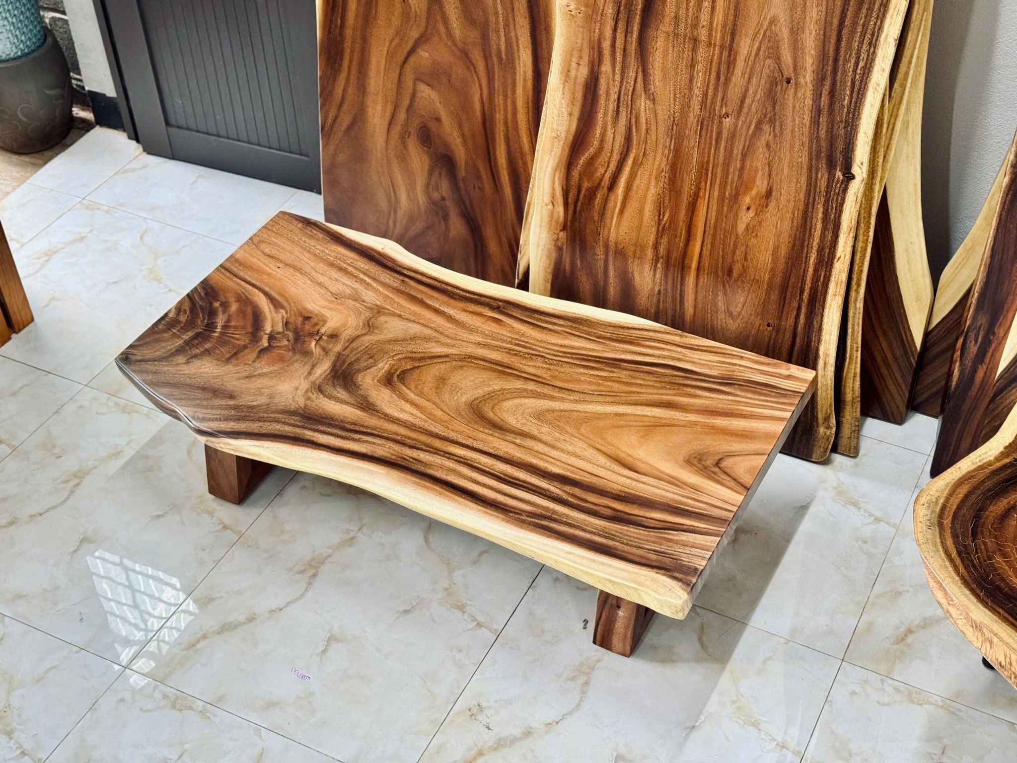BÀN TRÀ GỖ ME TÂY 126 x 65-63-66 x 5 CM