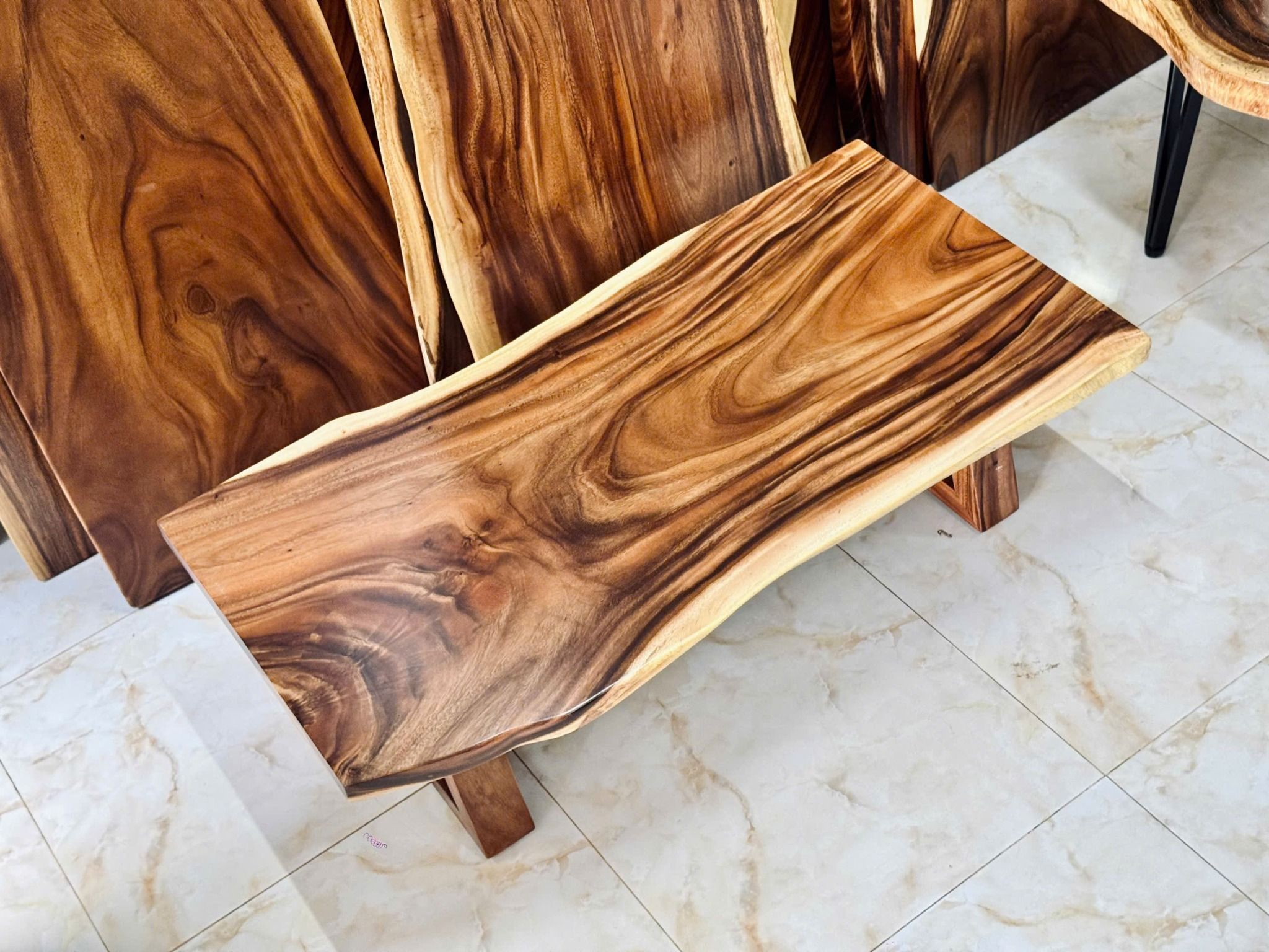 BÀN TRÀ GỖ ME TÂY 126 x 65-63-66 x 5 CM