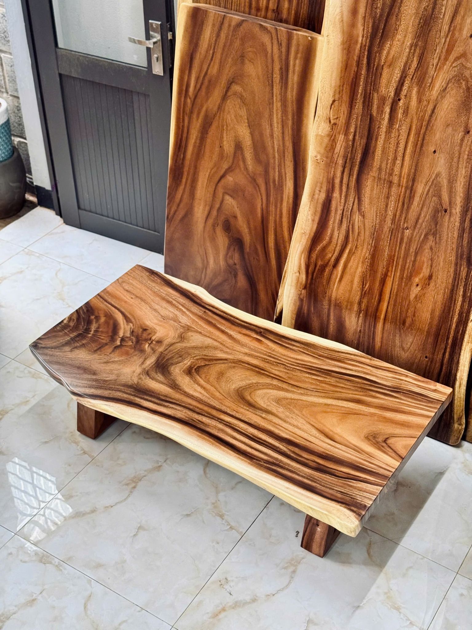 BÀN TRÀ GỖ ME TÂY 126 x 65-63-66 x 5 CM