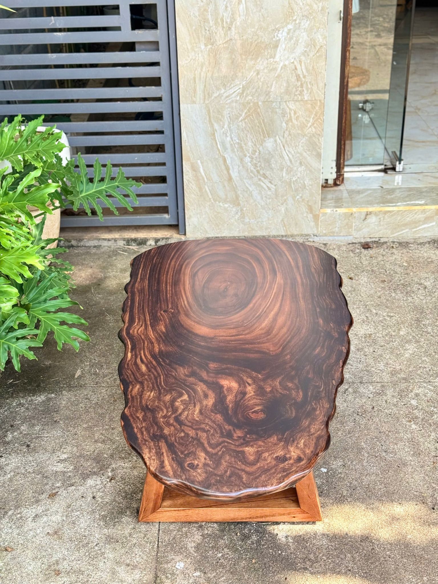 BÀN SOFA 133 x 70 x 6.5 cm