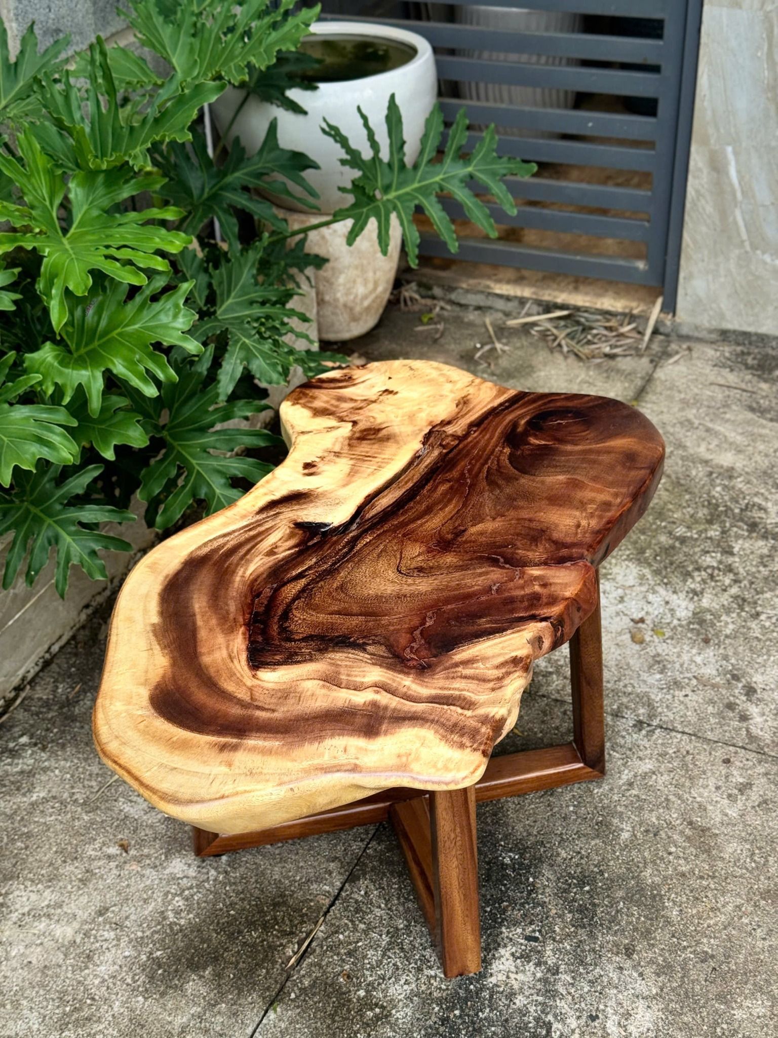 BÀN GỖ ME TÂY 80 x 46 x 5 cm