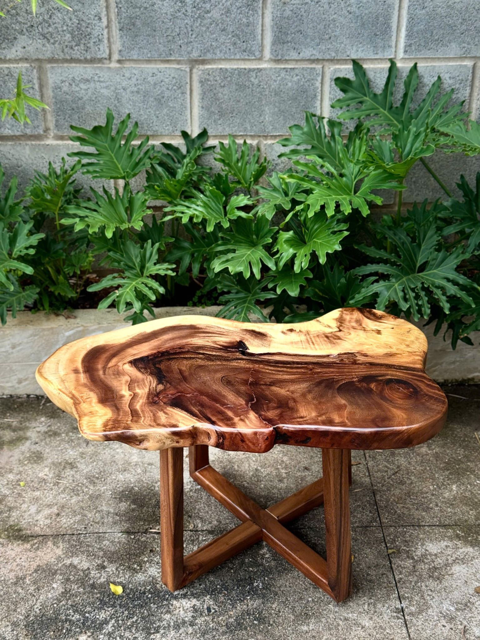 BÀN GỖ ME TÂY 80 x 46 x 5 cm