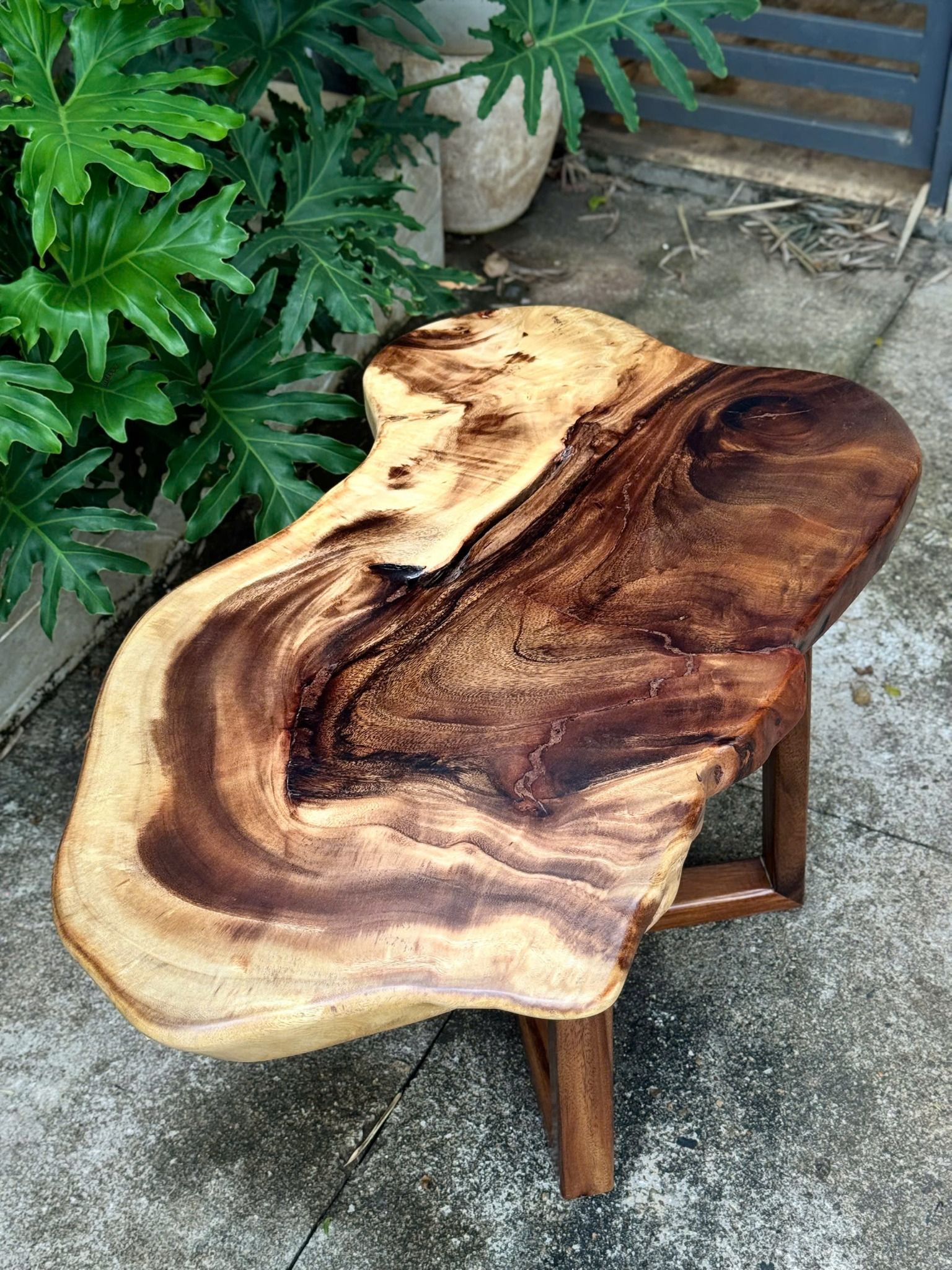 BÀN GỖ ME TÂY 80 x 46 x 5 cm