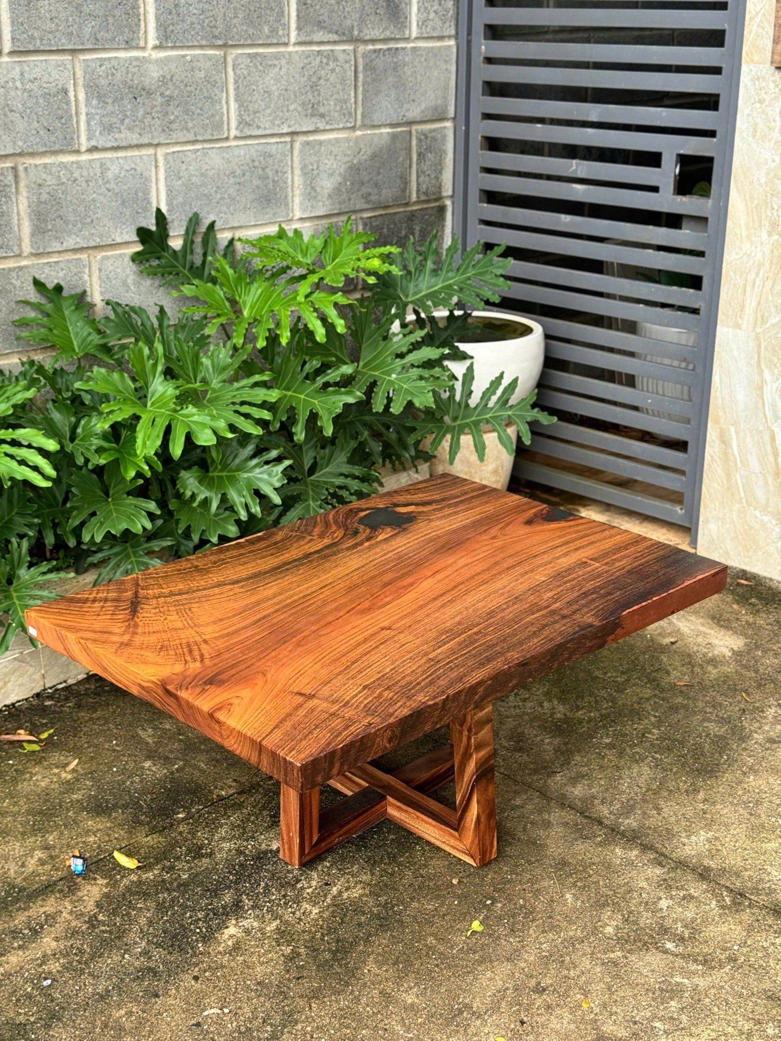 BÀN GỖ ME TÂY 106 x 74 x 5cm