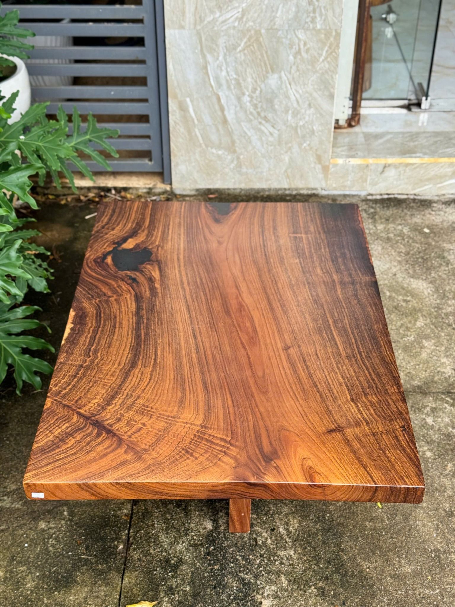 BÀN GỖ ME TÂY 106 x 74 x 5cm