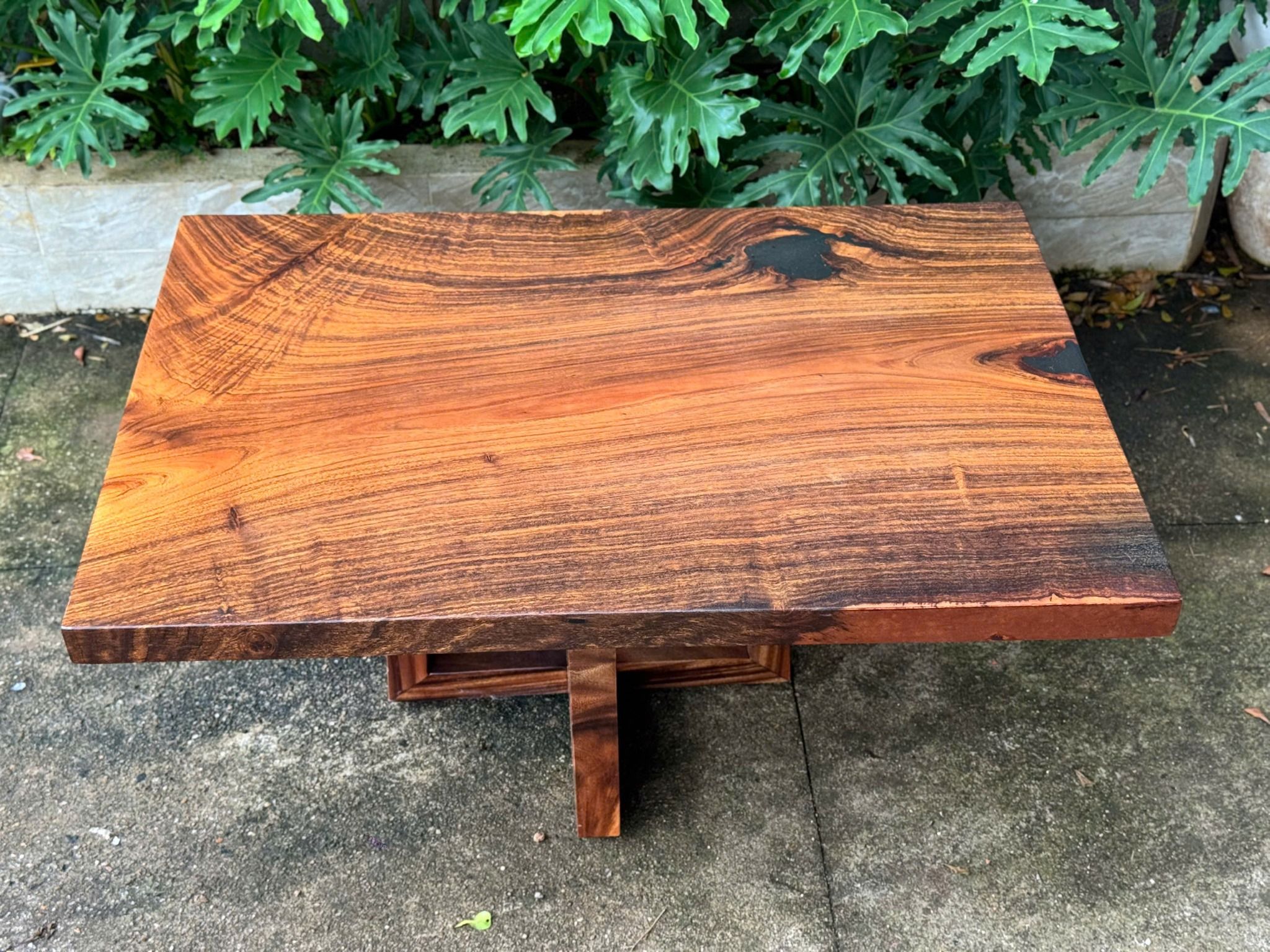 BÀN GỖ ME TÂY 106 x 74 x 5cm