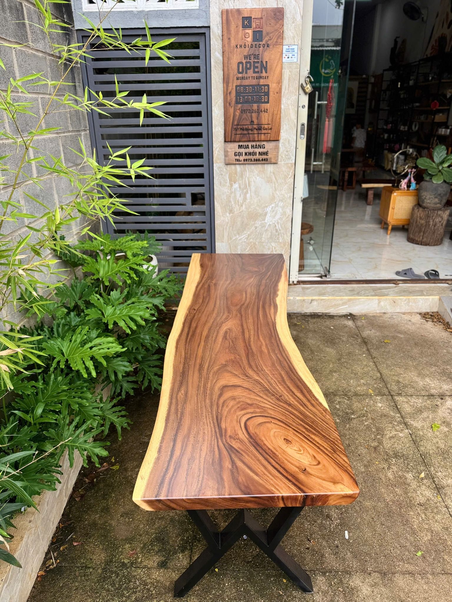 BÀN GỖ ME TÂY 204 x 64-56-62 x 5 cm