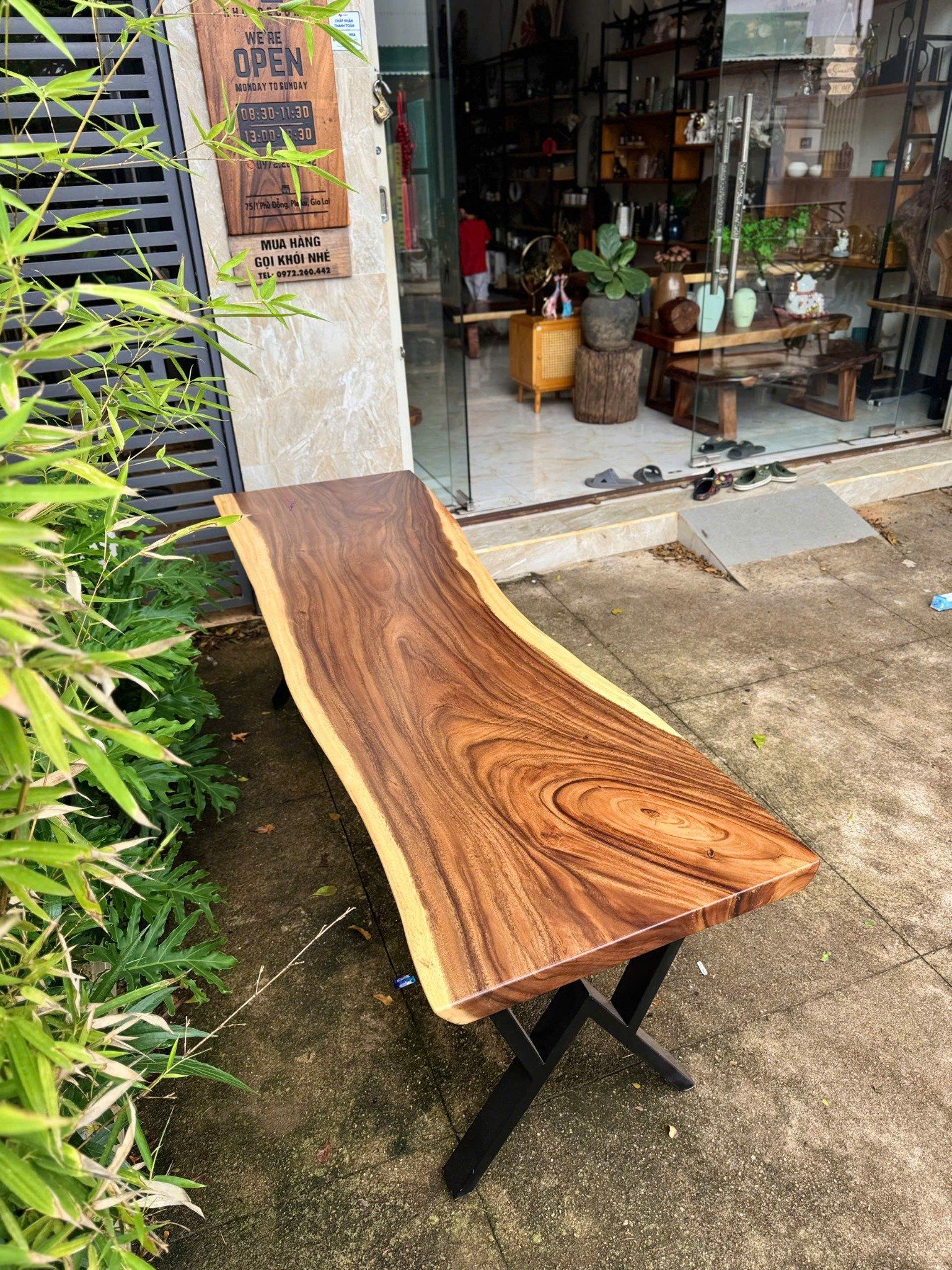 BÀN GỖ ME TÂY 204 x 64-56-62 x 5 cm