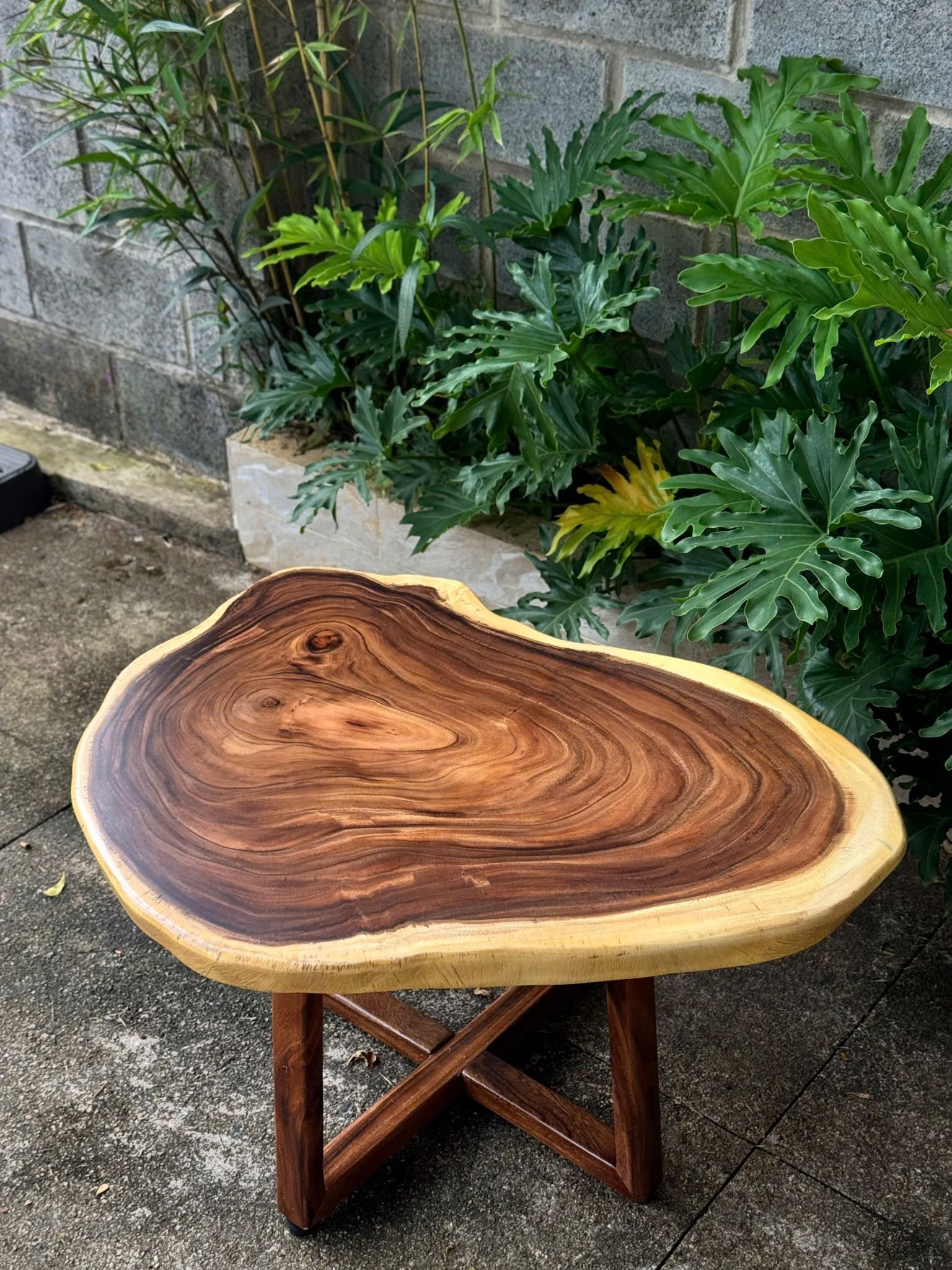 BÀN GỖ ME TÂY 88 x 71 x 5 cm